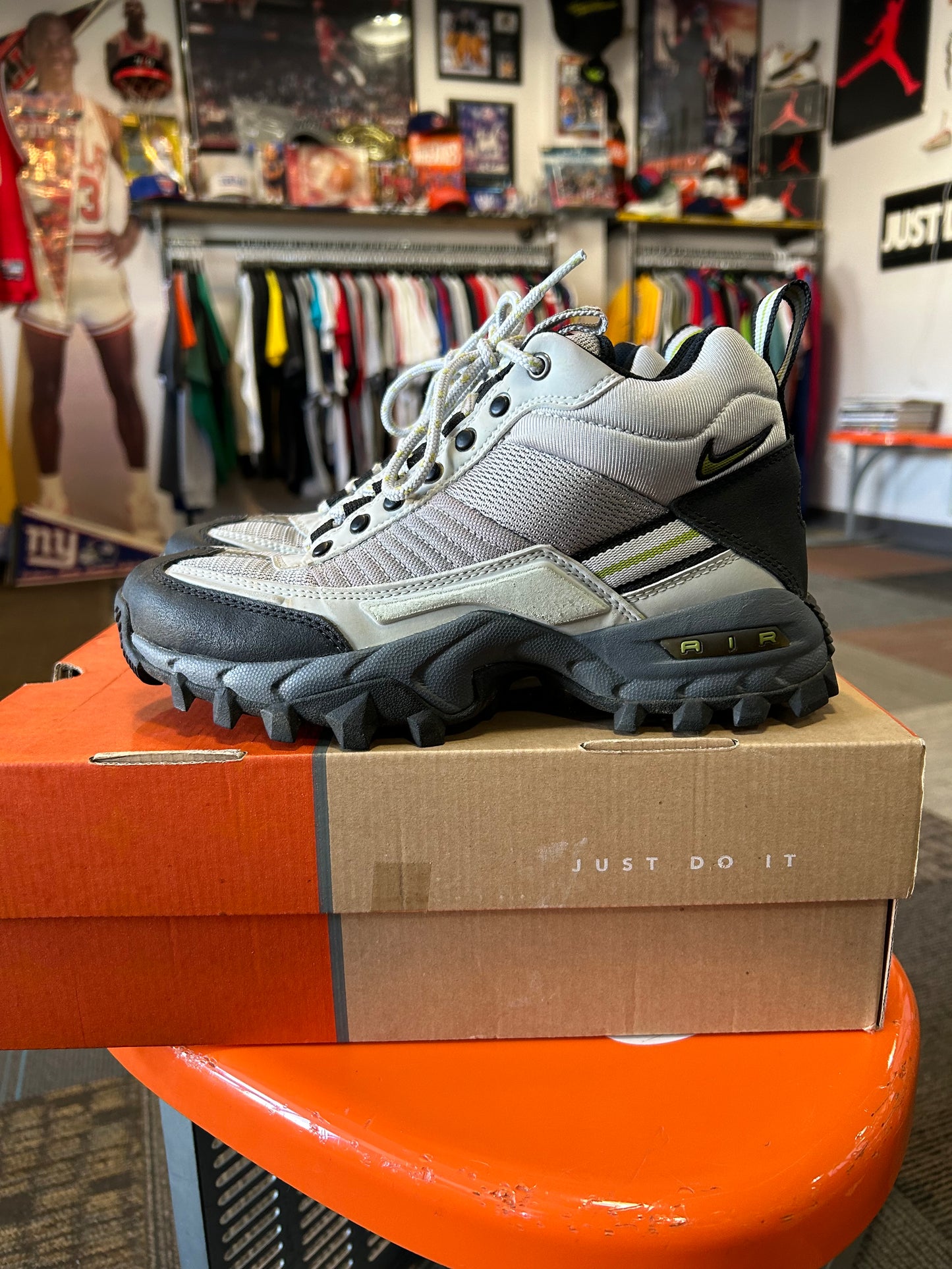 Vintage 2001 Nike ACG WMNS Air Trio Mid Used In Good Condition With Box Women’s 7 Wear At Your Own Risk