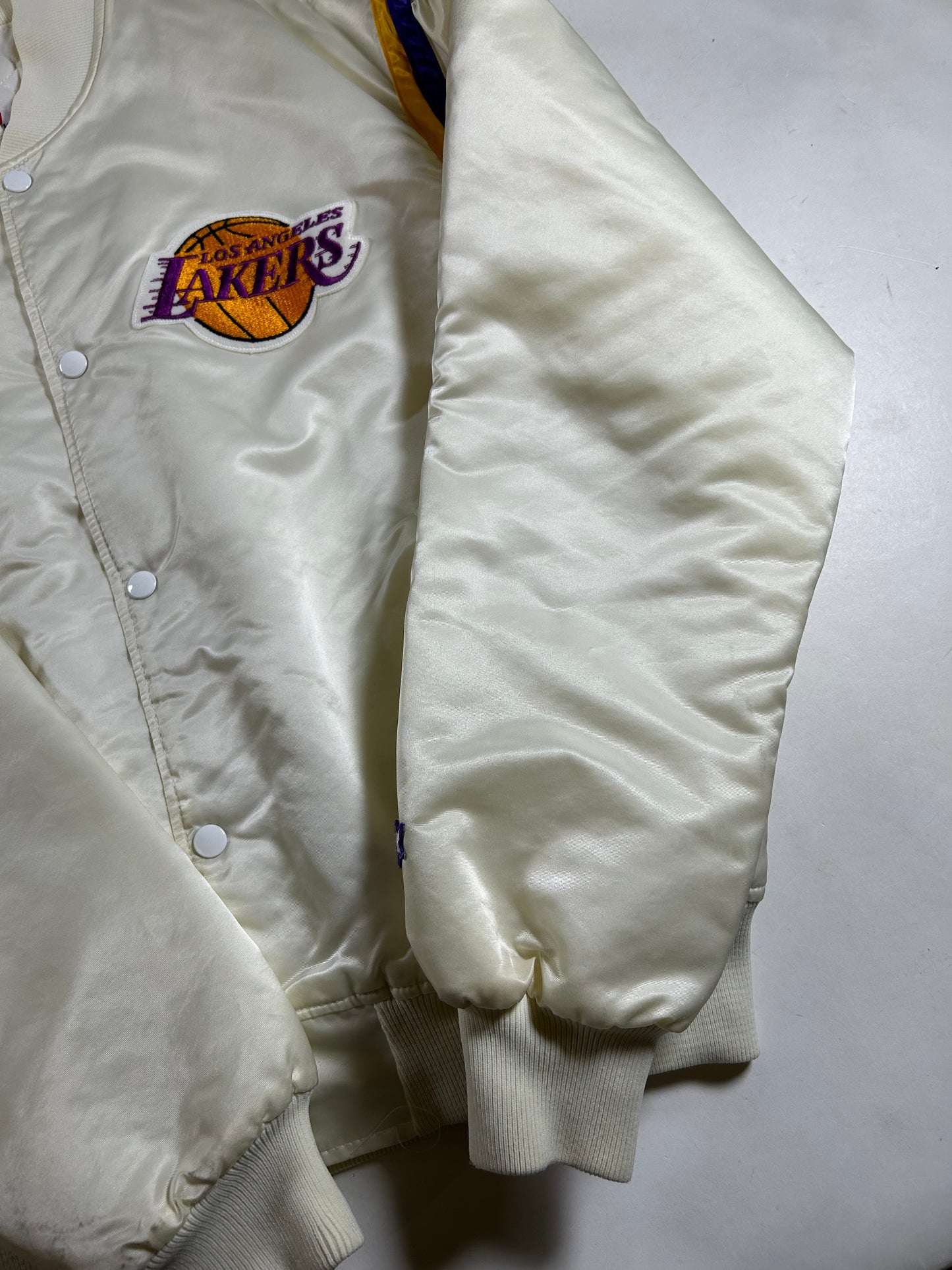 Vintage Starter Los Angeles Lakers Satin Jacket NBA 80s 90s XL/Large 26.5x/27.5 Inches