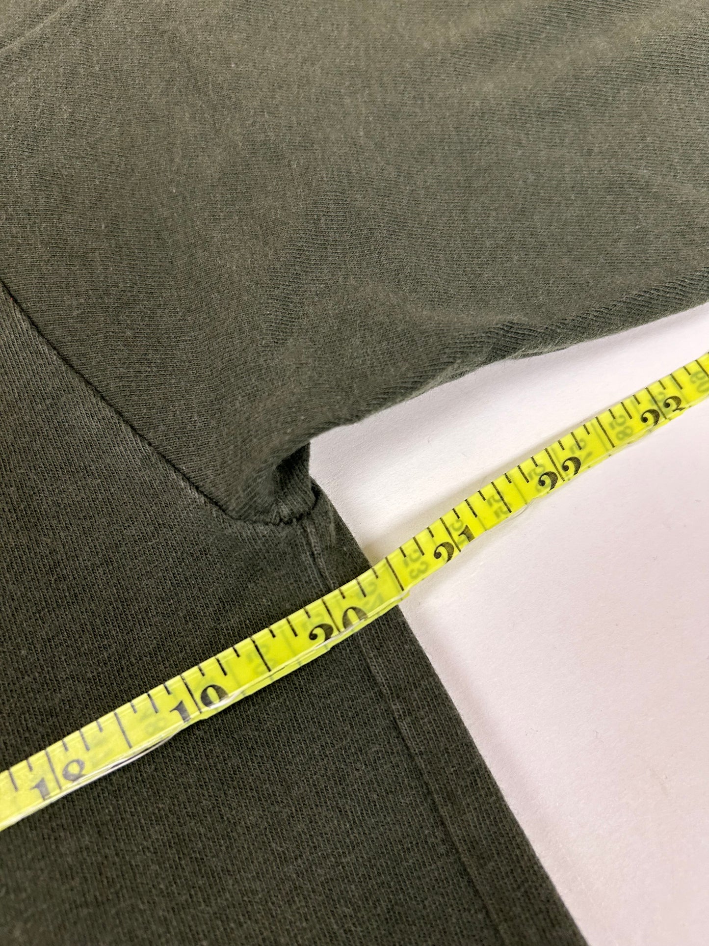 Vintage 90s Rainforest Cafe Chest Embroidered Logo Tee Medium 20x29.25 Faded Green