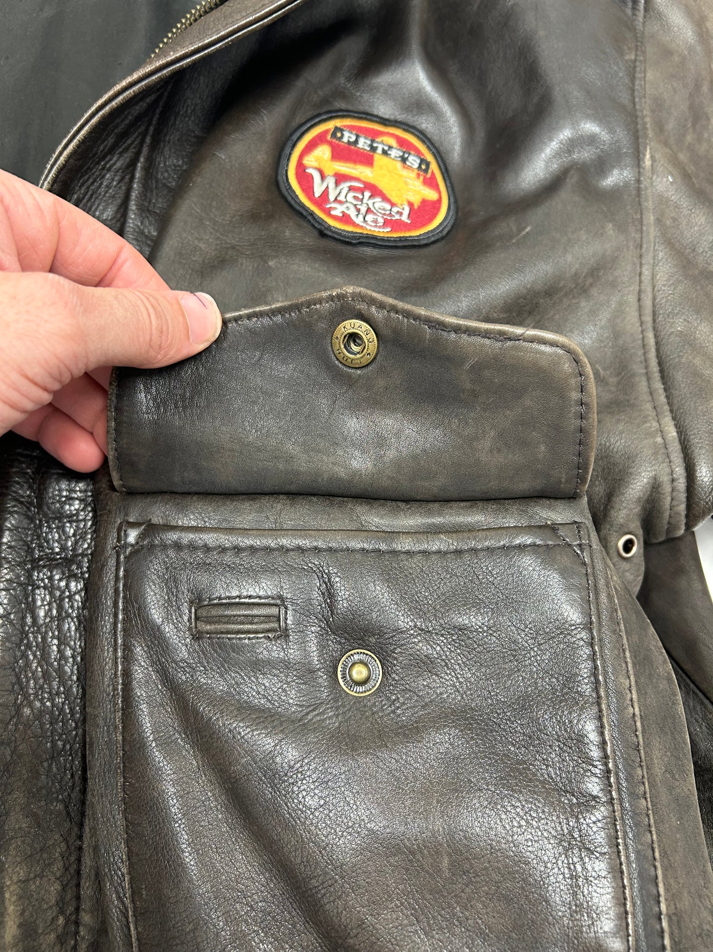Vintage 90s The Axiom Traditional Leather Pete’s Wicked Ale Leather Jacket Beer Brewery Medium 25x28 Inches