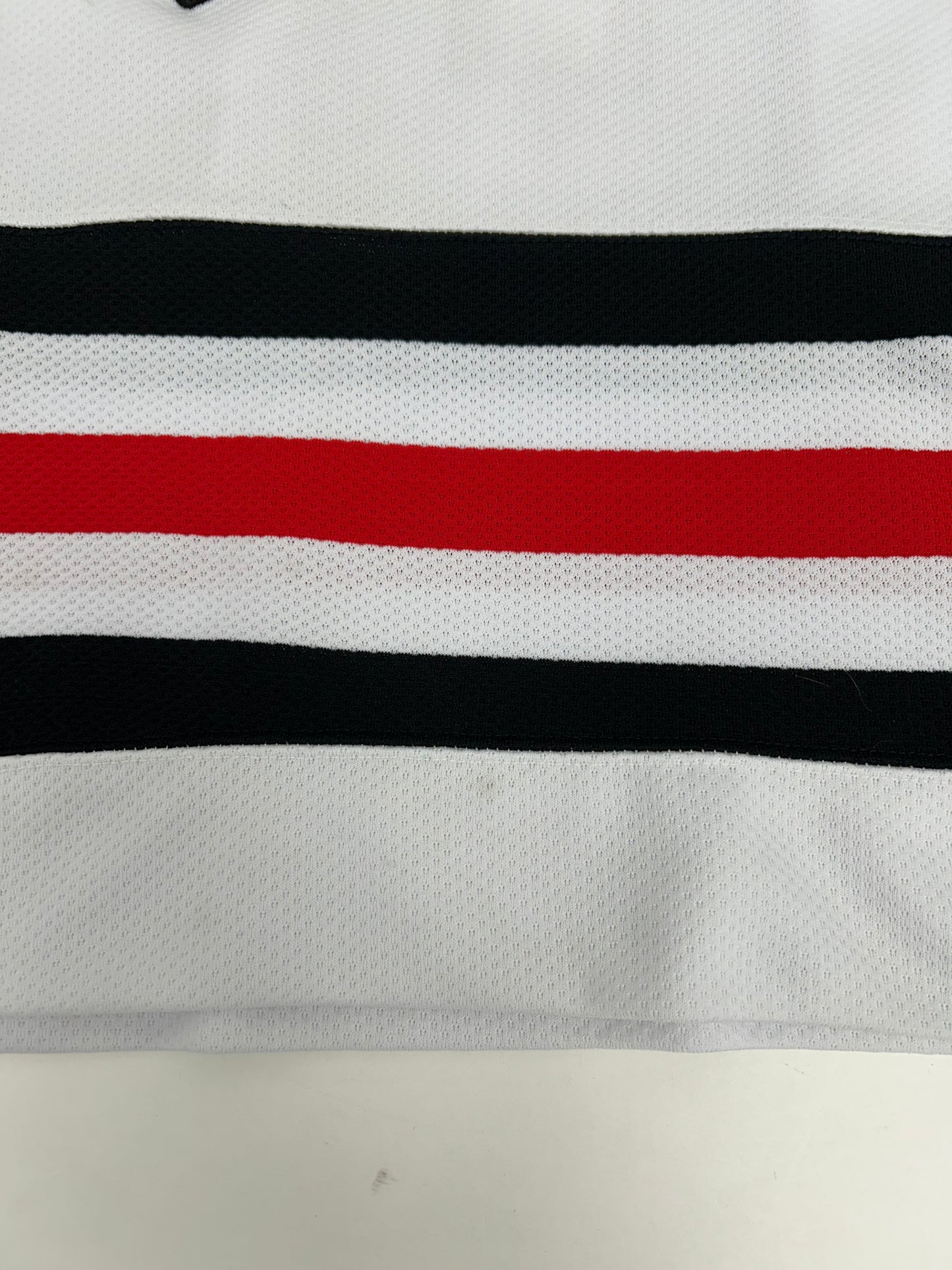 Vintage Starter NHL Chicago Blackhawks Jeremy Roenick Hockey Jersey Men’s Large 28x29.75 Inches