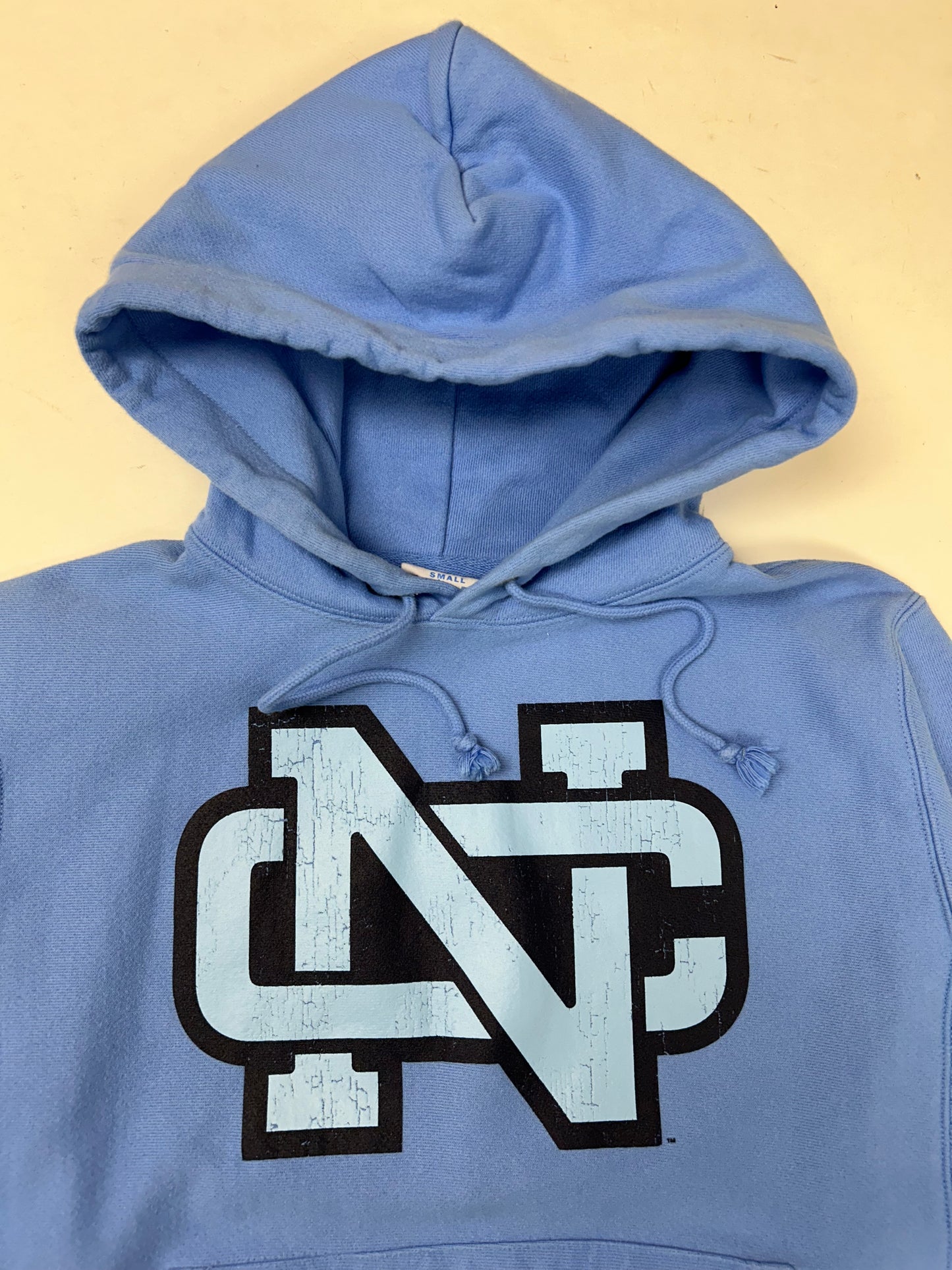 University Of North Carolina UNC Chapel Hill College Champion Reverse Weave Hooded Sweatshirt Small 21.5x26 Inches