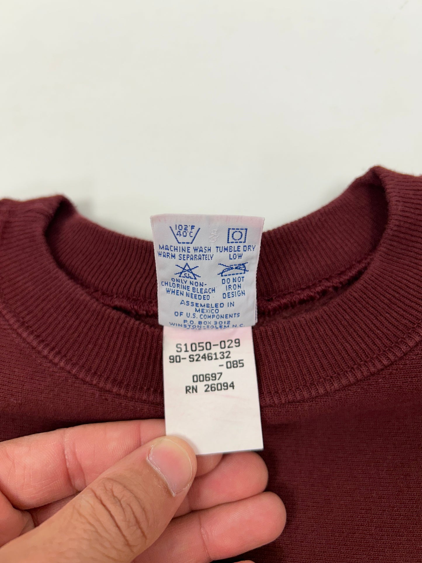 Vintage Champion Reverse Weave Iona Prep Hockey 1999-2000 Crewneck Sweatshirt XL 26.25x30.25 Inches