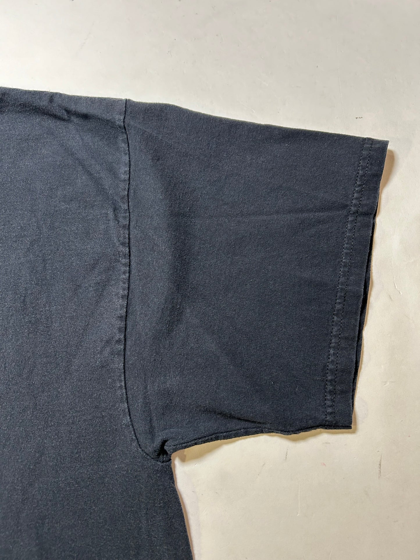 Vintage 00s Pirates of the Caribbean Movie Walt Disney World Tee 2XL 25x30.25 Inched Black