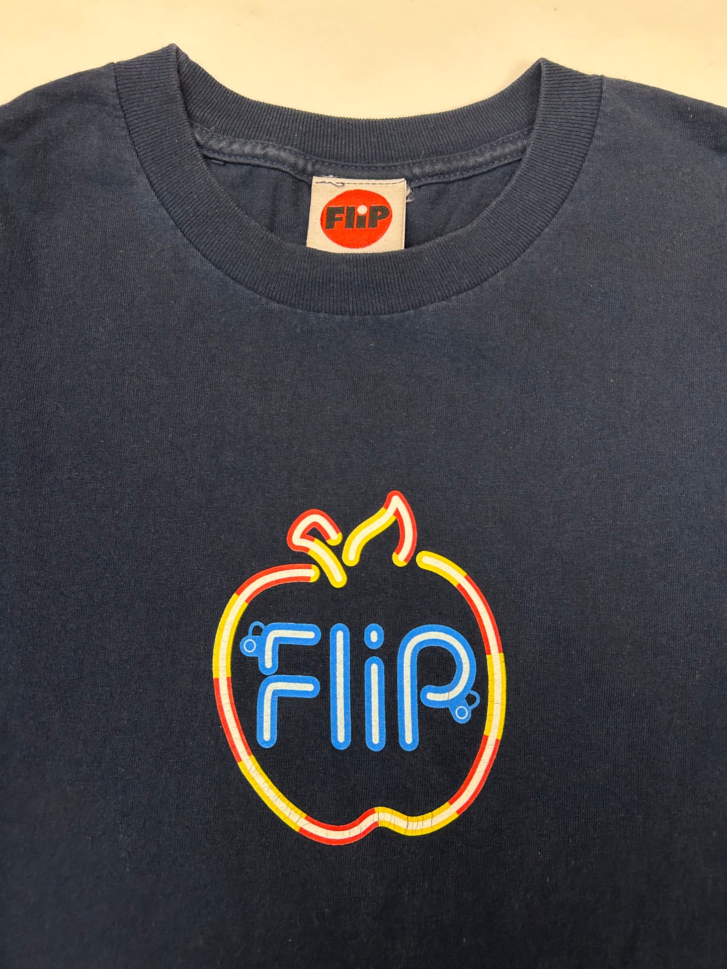 Vintage Flip Skateboards Mark Appleyard Neon Apple Graphic Skate Tee Skateboarding Large 21.75x29.5 Inches Navy