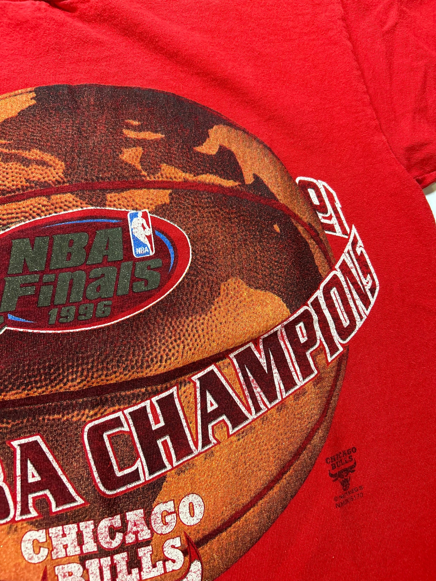 Vintage Lee Sport 1996 Chicago Bulls NBA Champions Tee Youth Medium 17.25x23 Inches Red