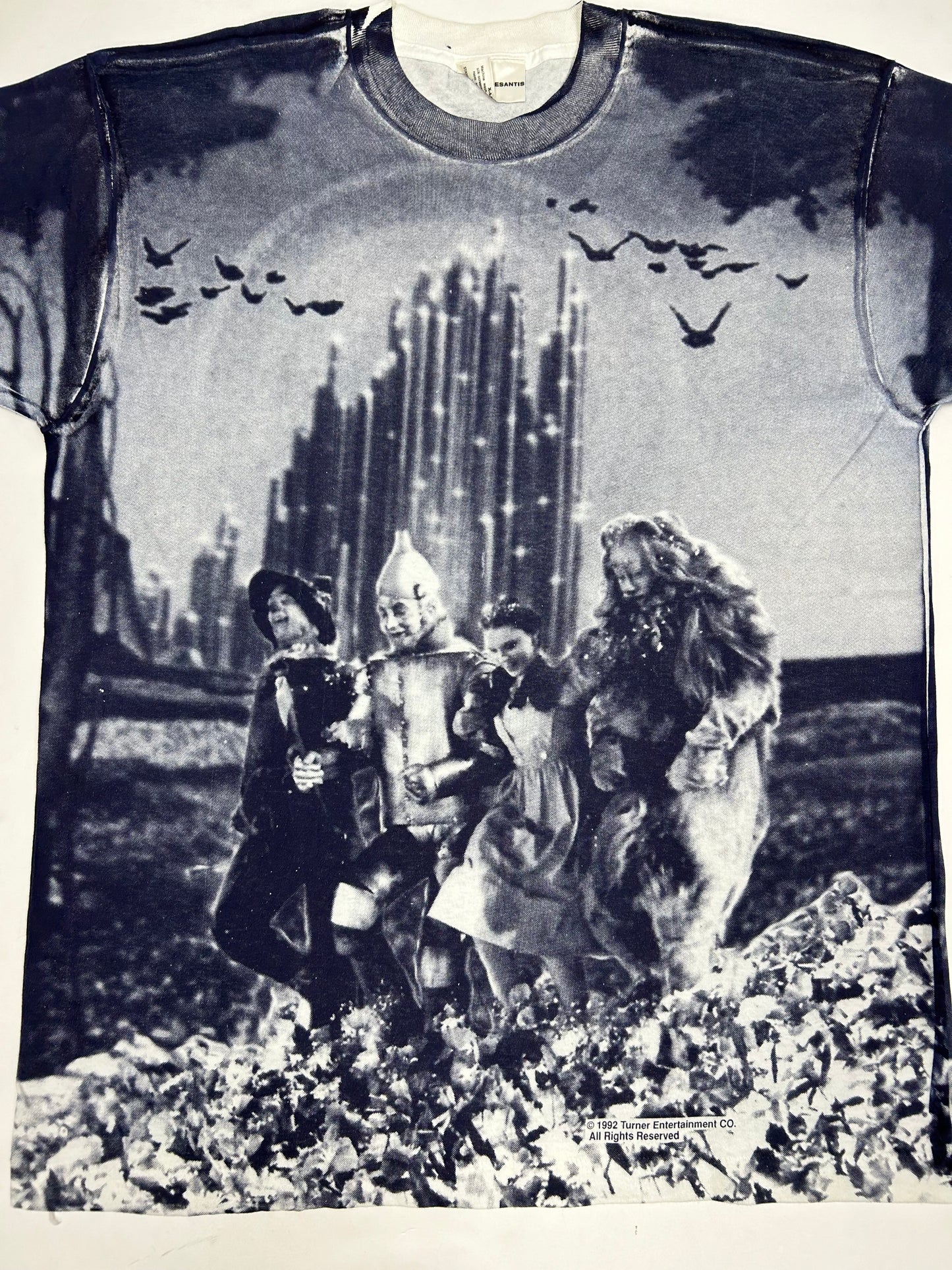 Vintage 1992 The Wizard Of Oz Movie Stanley Desantis All Over Print Tee XL 24.25x32.5 Inches