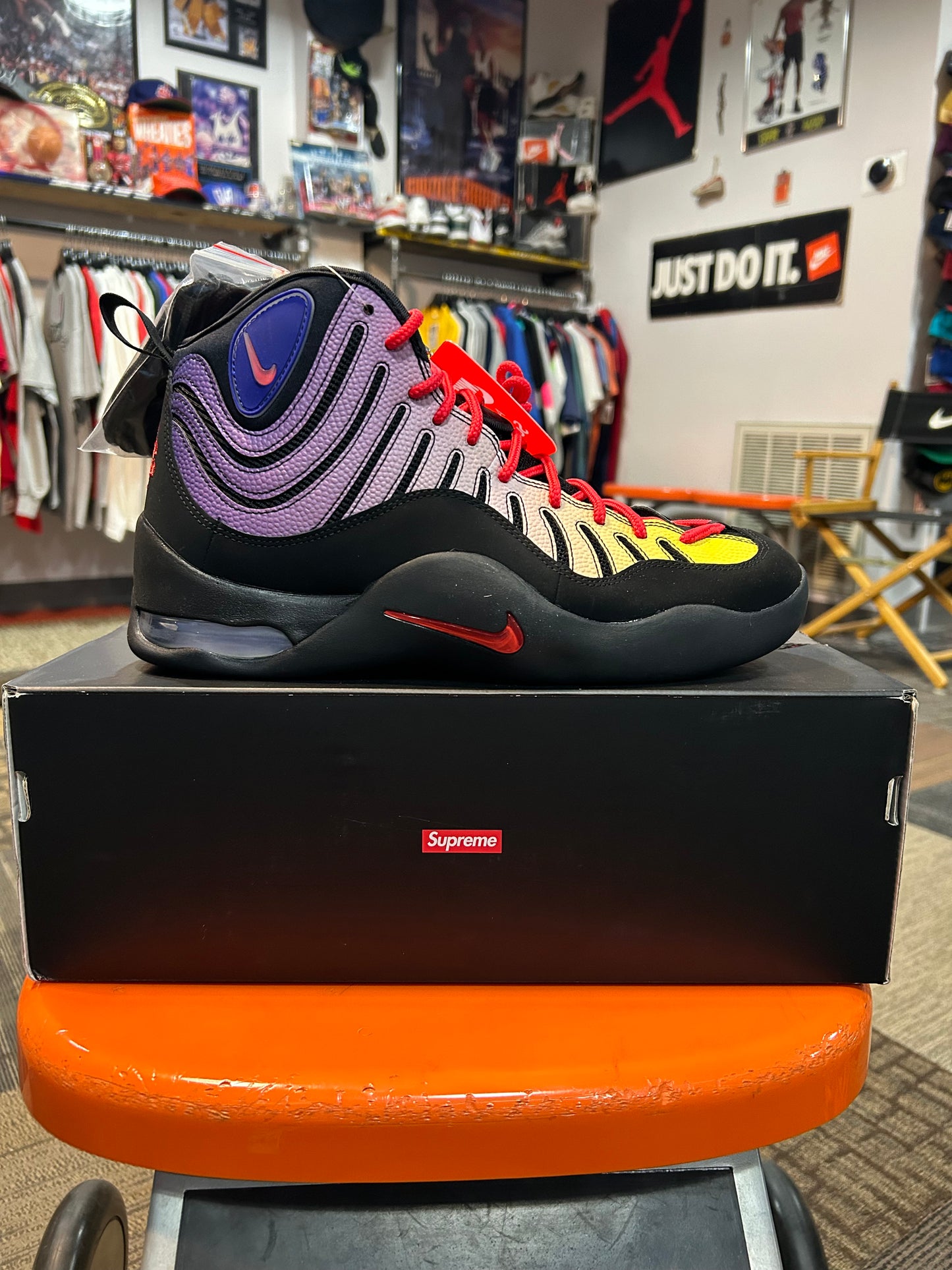 Nike Air Bakin x Supreme New York Black Gradient Sneaker Brand New DS Size 10