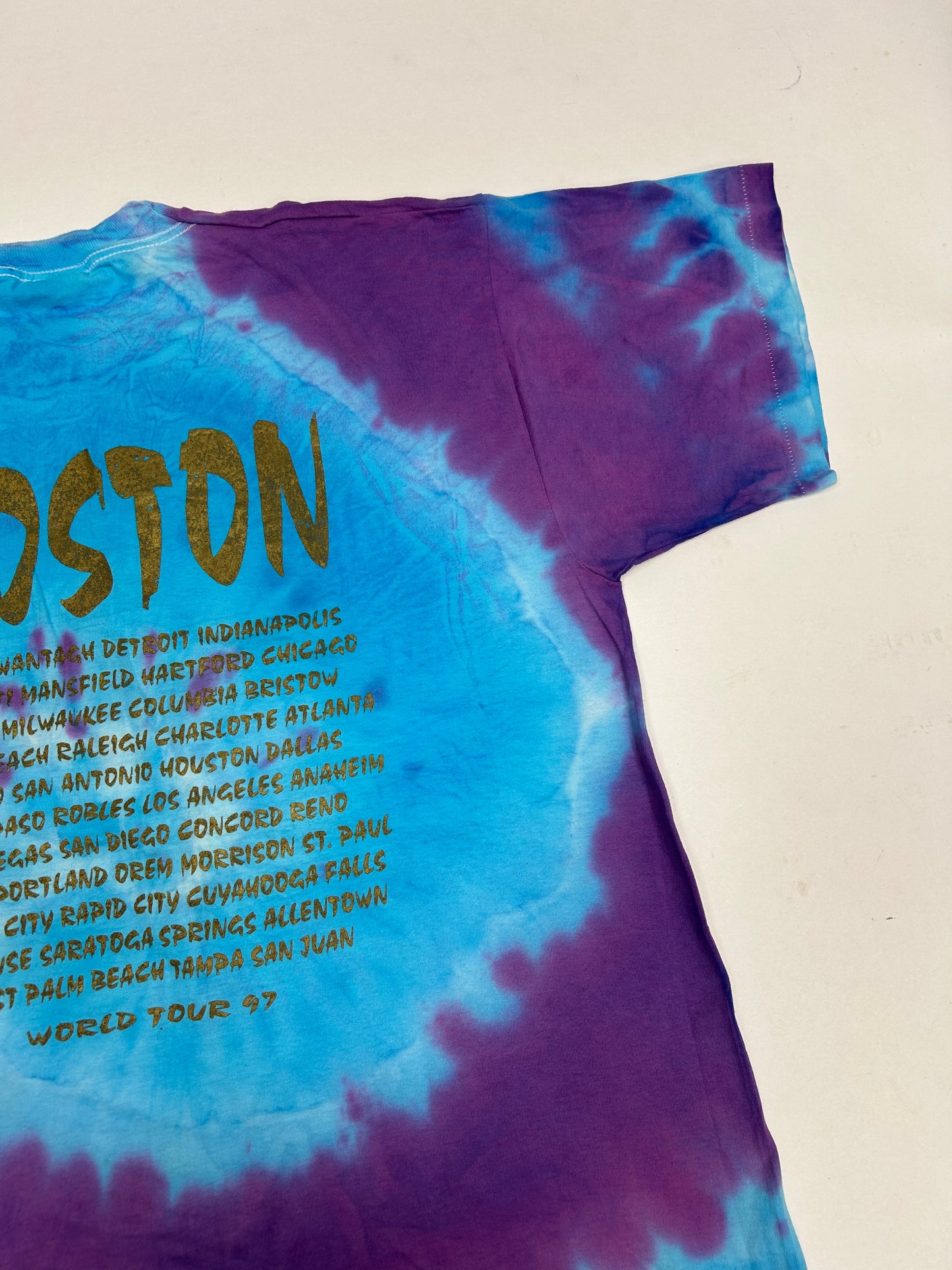Vintage 1997 Boston World Tour Band Music Tie-Dye Parking Lot Tee XL 23.5x29.75 Inches