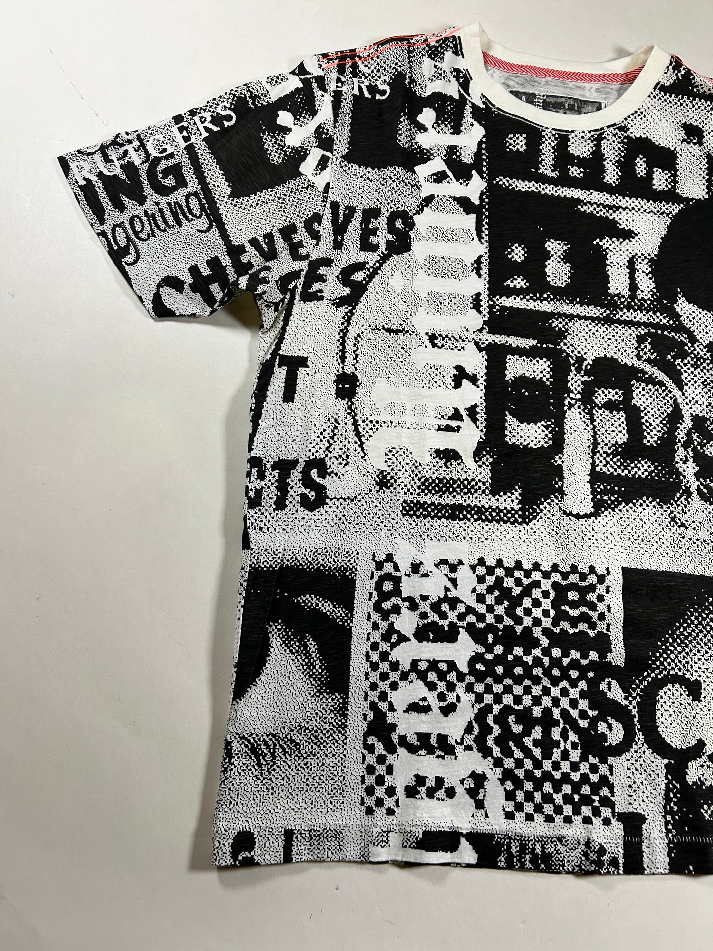 Vintage Eckō Marc Echō Cut & Sew Rutgers University Street Alchemists AOP Football Tee Large 22x29 Inches