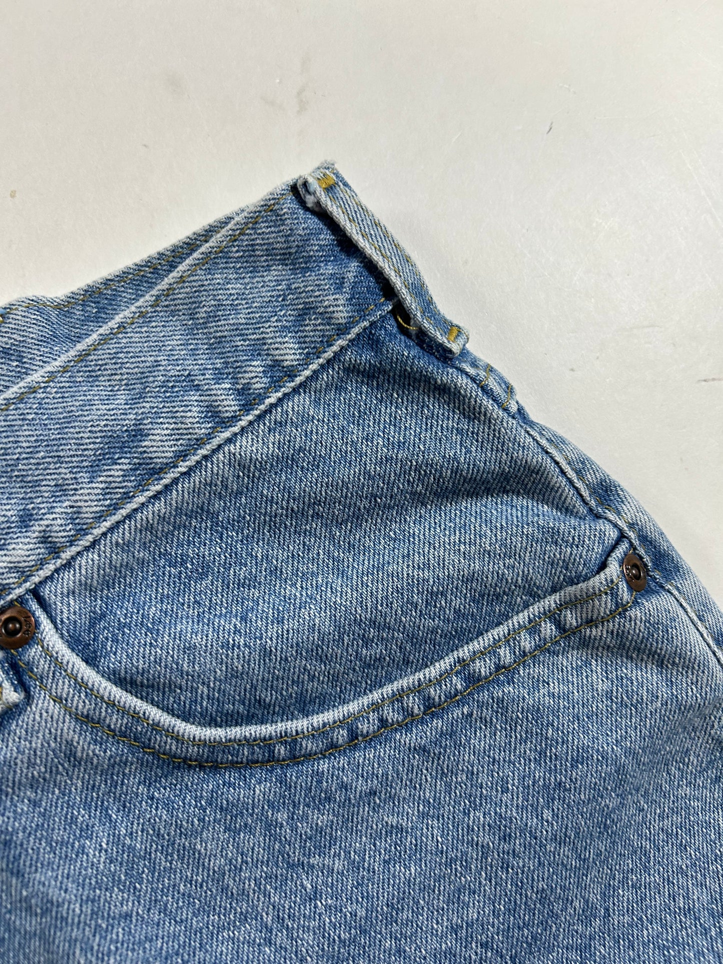 Vintage Lee Denim Jean Shorts 100% Cotton Men's 33 Fits 32 Waist 15.25x20.5 Inches
