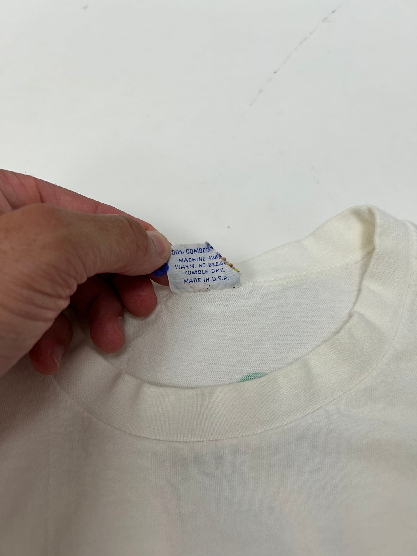 Vintage Crazy Shirts Hawaii Kauai Beach Essentials Graphic Shirt Large 21.5x28