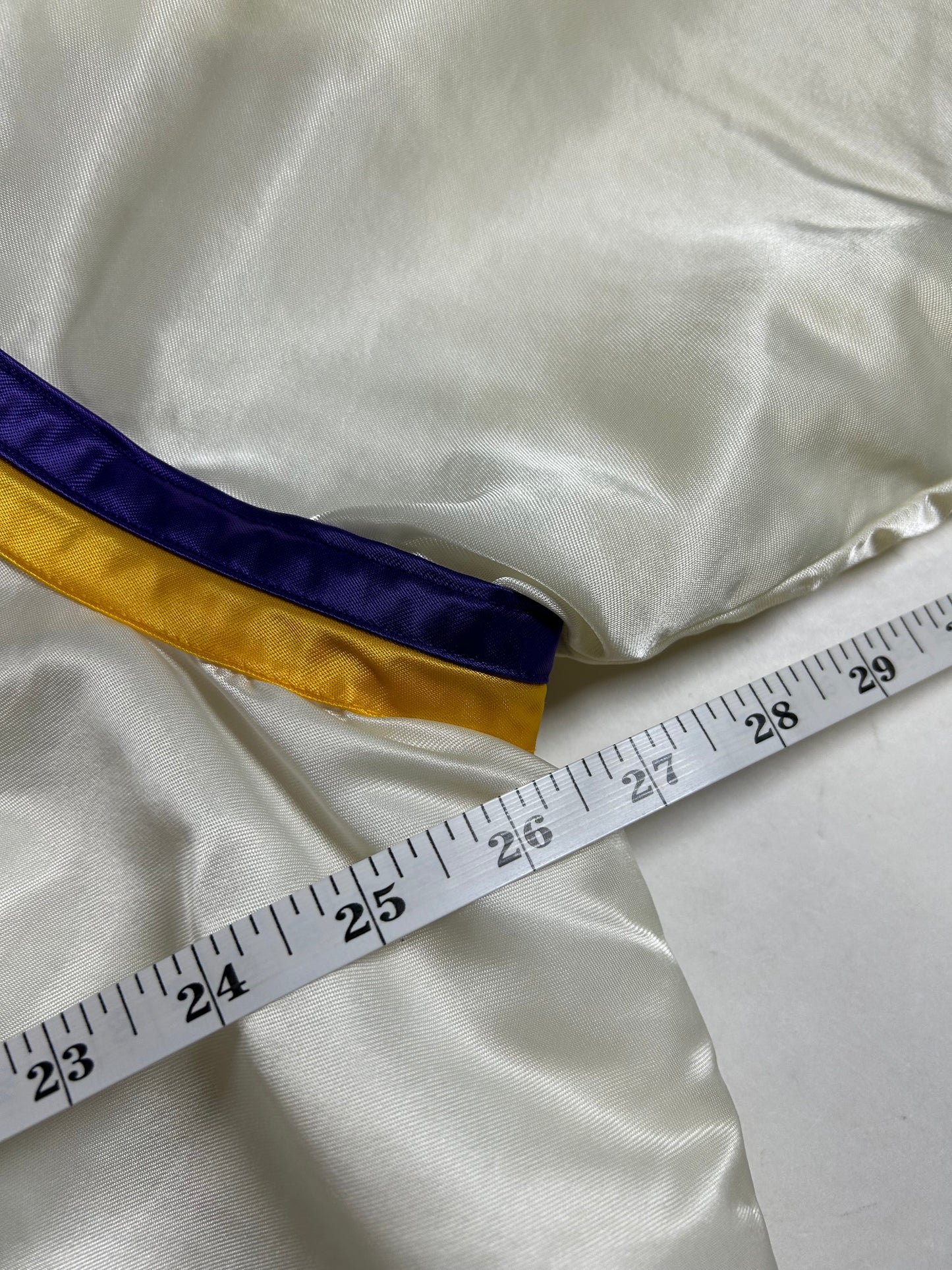 Vintage Starter Los Angeles Lakers Satin Jacket NBA 80s 90s XL/Large 26.5x/27.5 Inches