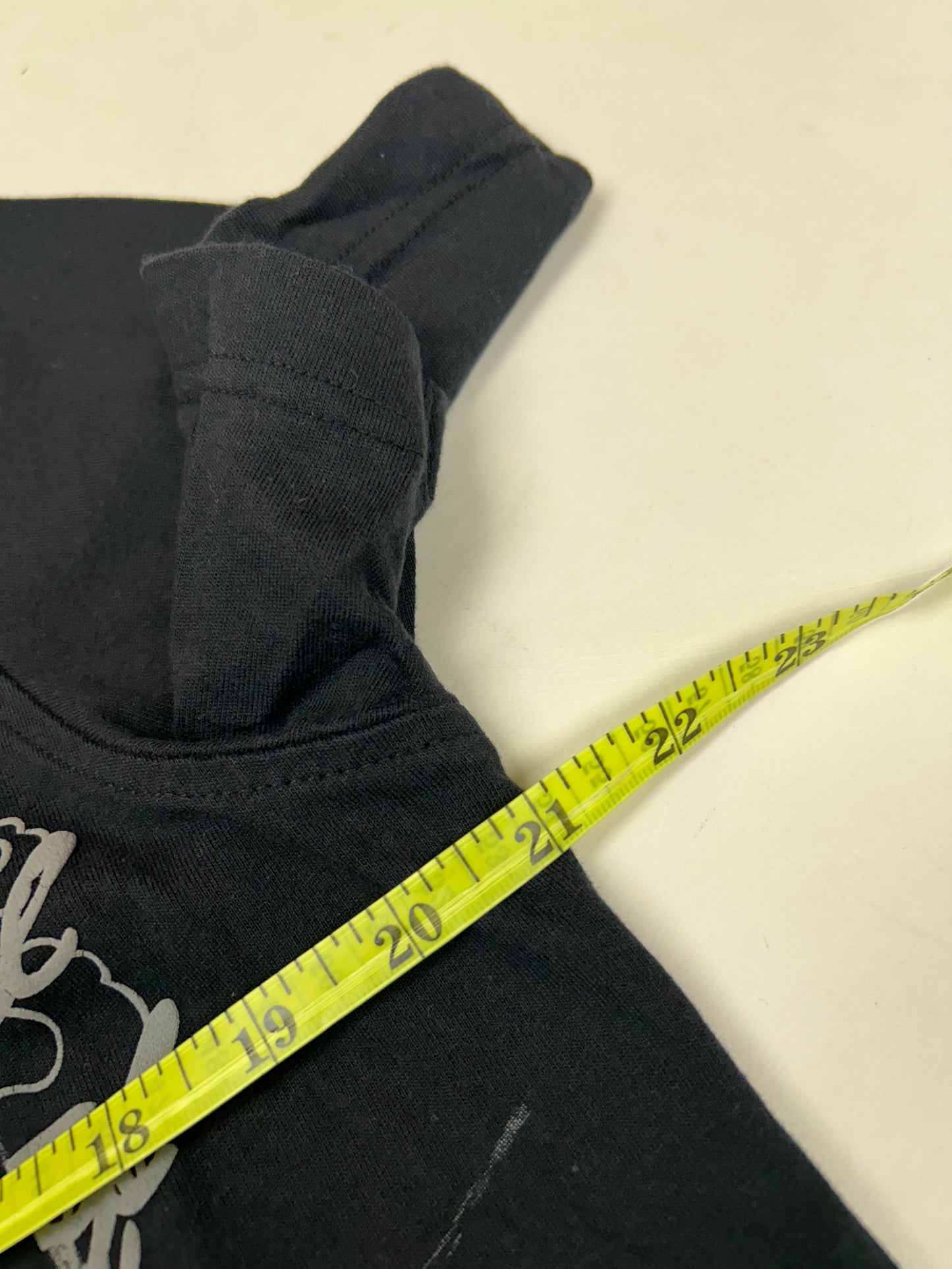 Vintage 00s Eckō Unltd Cruel Intentions Girl Graffiti Graphic Tee Large 21x28.5 Inches