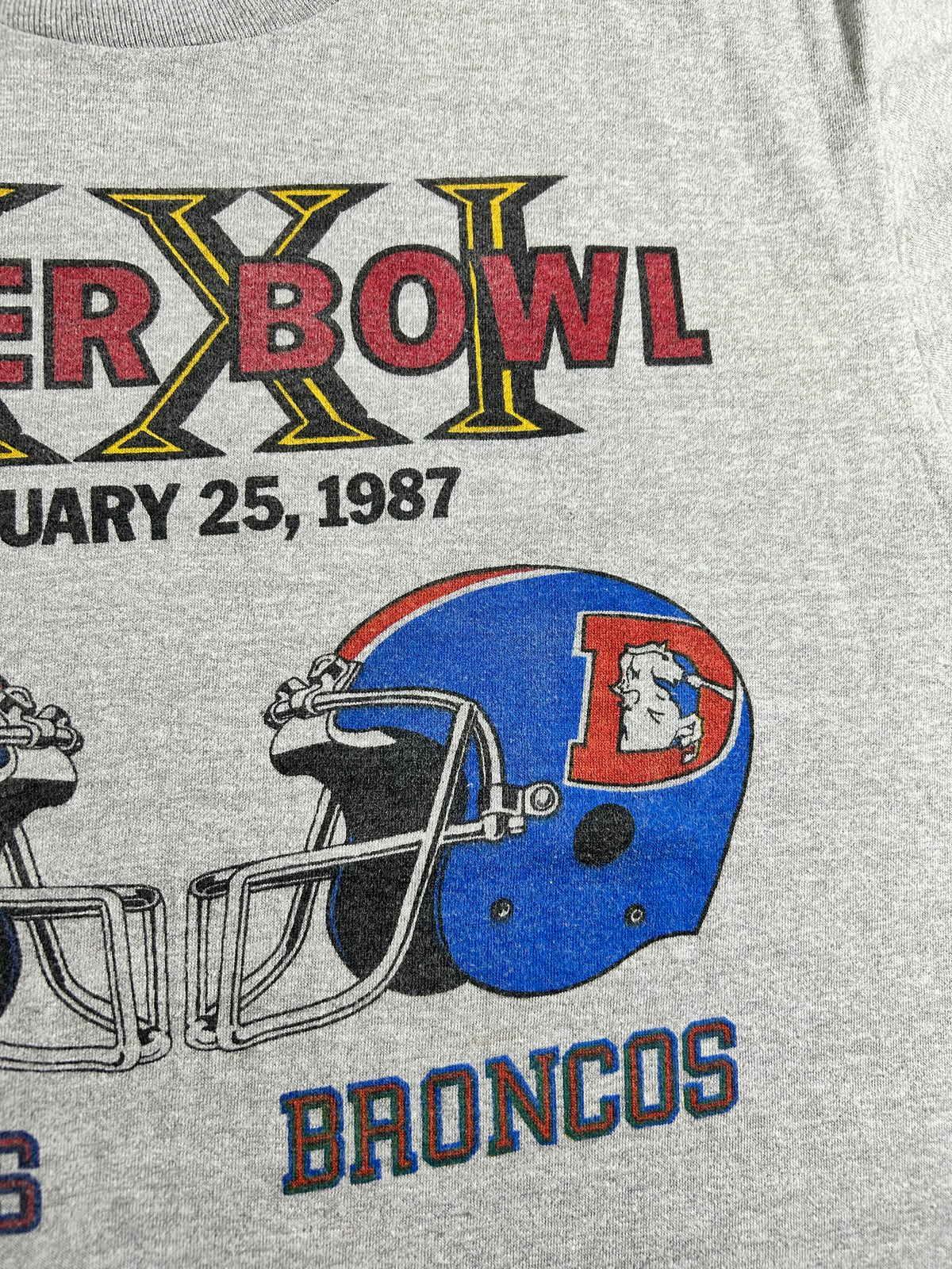 Vintage Super Bowl XXI New York Giants Vs. Denver Broncos Matchup January 25th, 1987 Tee Large Fit 21.75x26.25 Inches