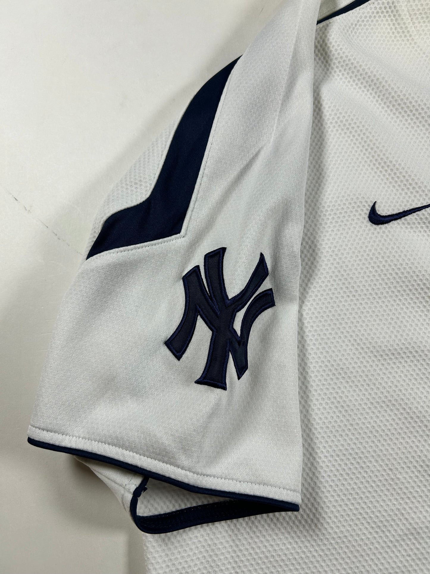 Vintage 2000s Nike Team New York Yankees MLB Blank Jersey Tagged Medium Fits Like A L/XL Best 26.75x32.5/35.25 Inches