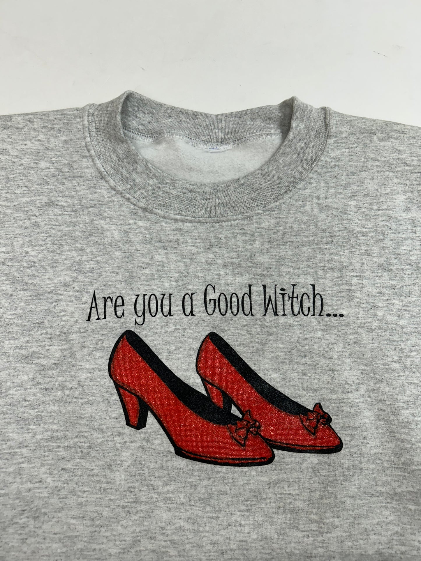 Vintage Are You A Good Witch…Or A Bad Witch? Salem, Massachusetts Wizard Of Oz Feet Casual Tees Funny Parody Crewneck Sweatshirt XL 26.5x29.5 Inches Gray