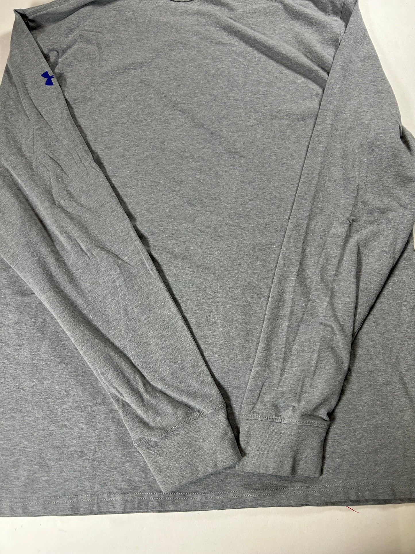 New York Knicks NBA Combine Under Armour HeatGear Gray XL Loose Fit 25.5x31.25 Inches Long Sleeve Shirt NYK