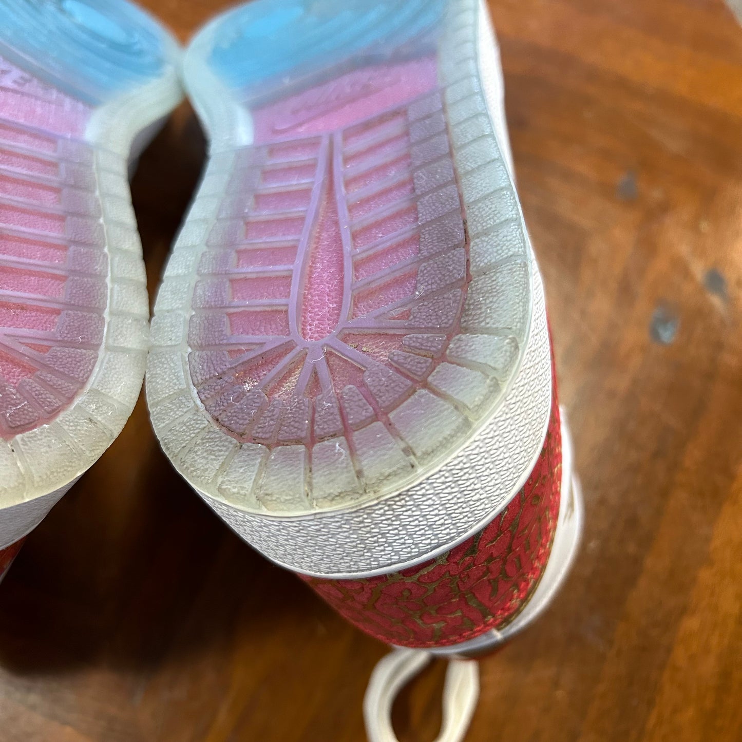 Nike Air Jordan 1 Mid ‘NC to Chicago’ White Metallic Gold GS Size 5.5 FB2212-100