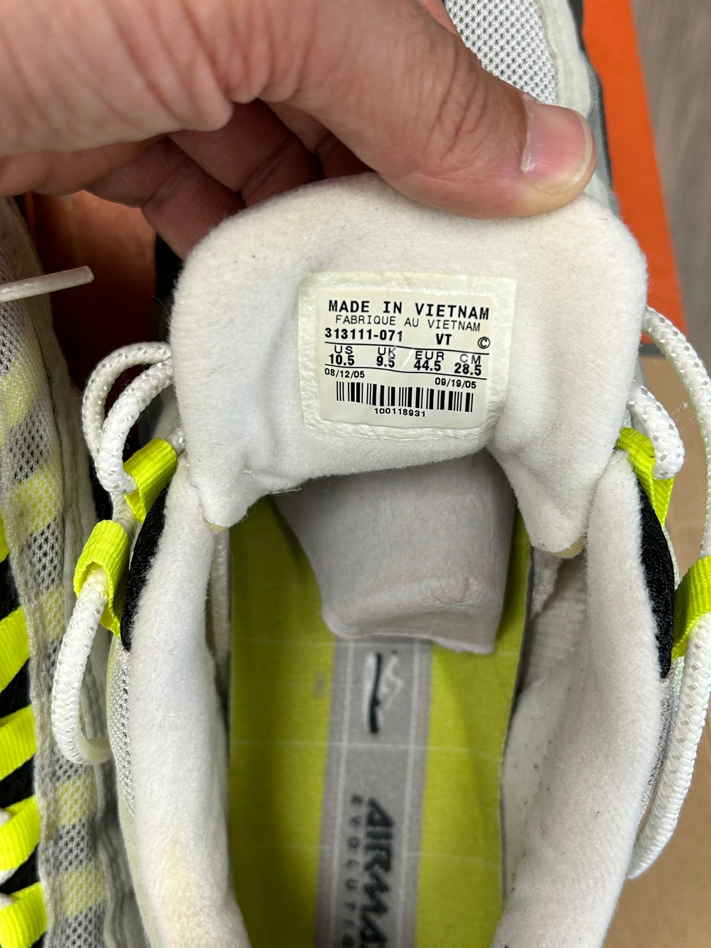 Vintage 2005 Nike Air Max 95 OG Neon Size 10.5 Used With Box 313111-071 Vietnam Wear At Your Own Risk