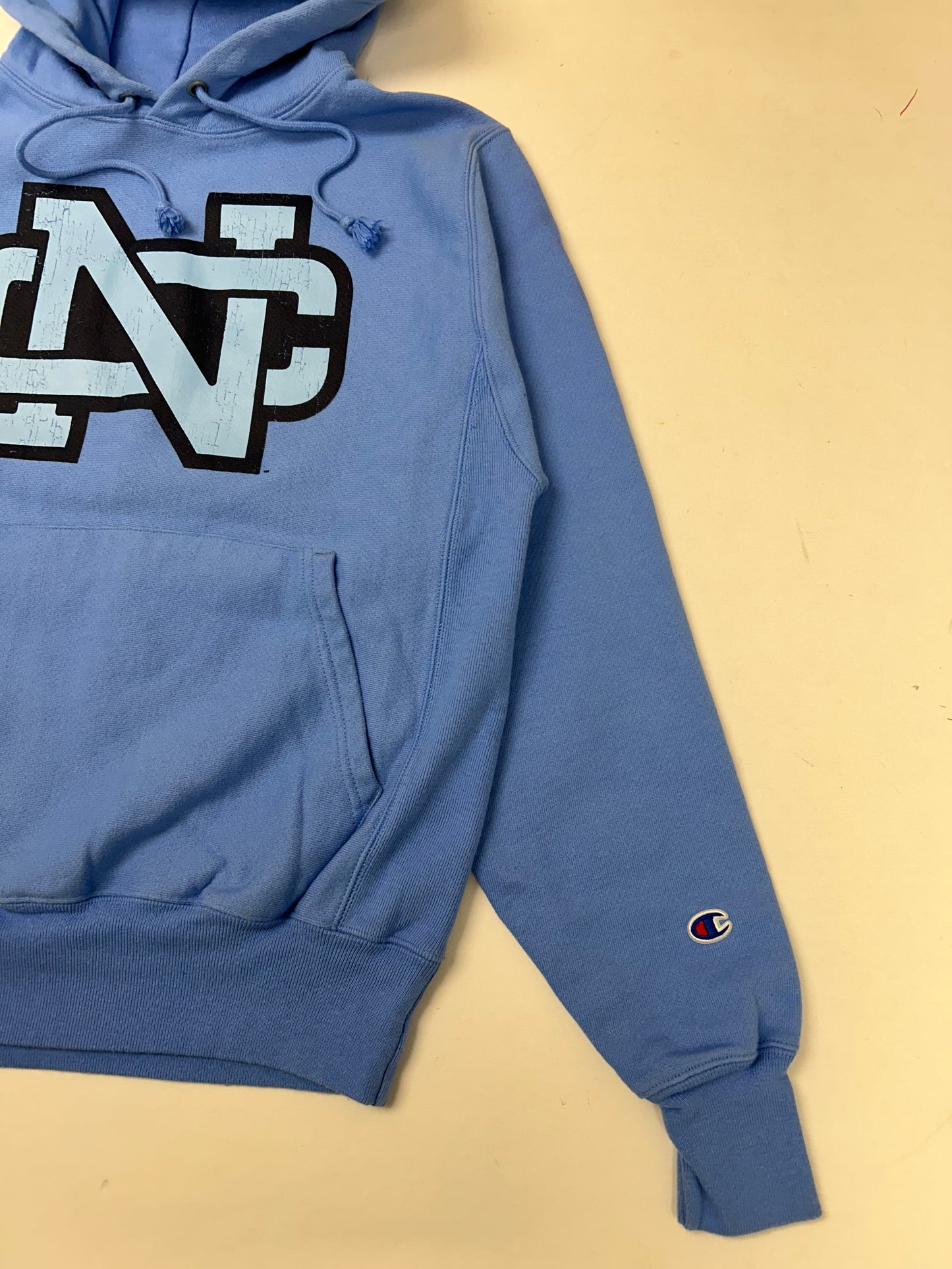 University Of North Carolina UNC Chapel Hill College Champion Reverse Weave Hooded Sweatshirt Small 21.5x26 Inches