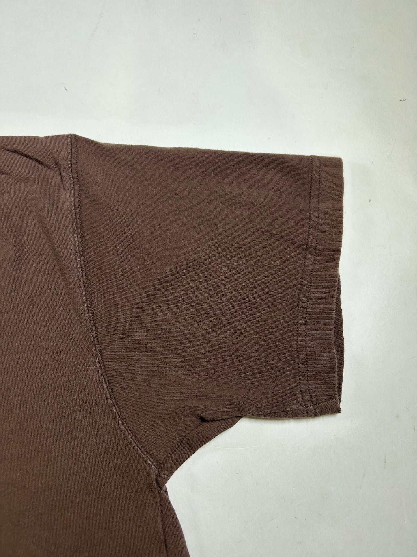 Vintage 1996 Warner Bros. Looney Tunes Wile E Coyote Pocket Tee Medium 20.5x27 Inches Brown
