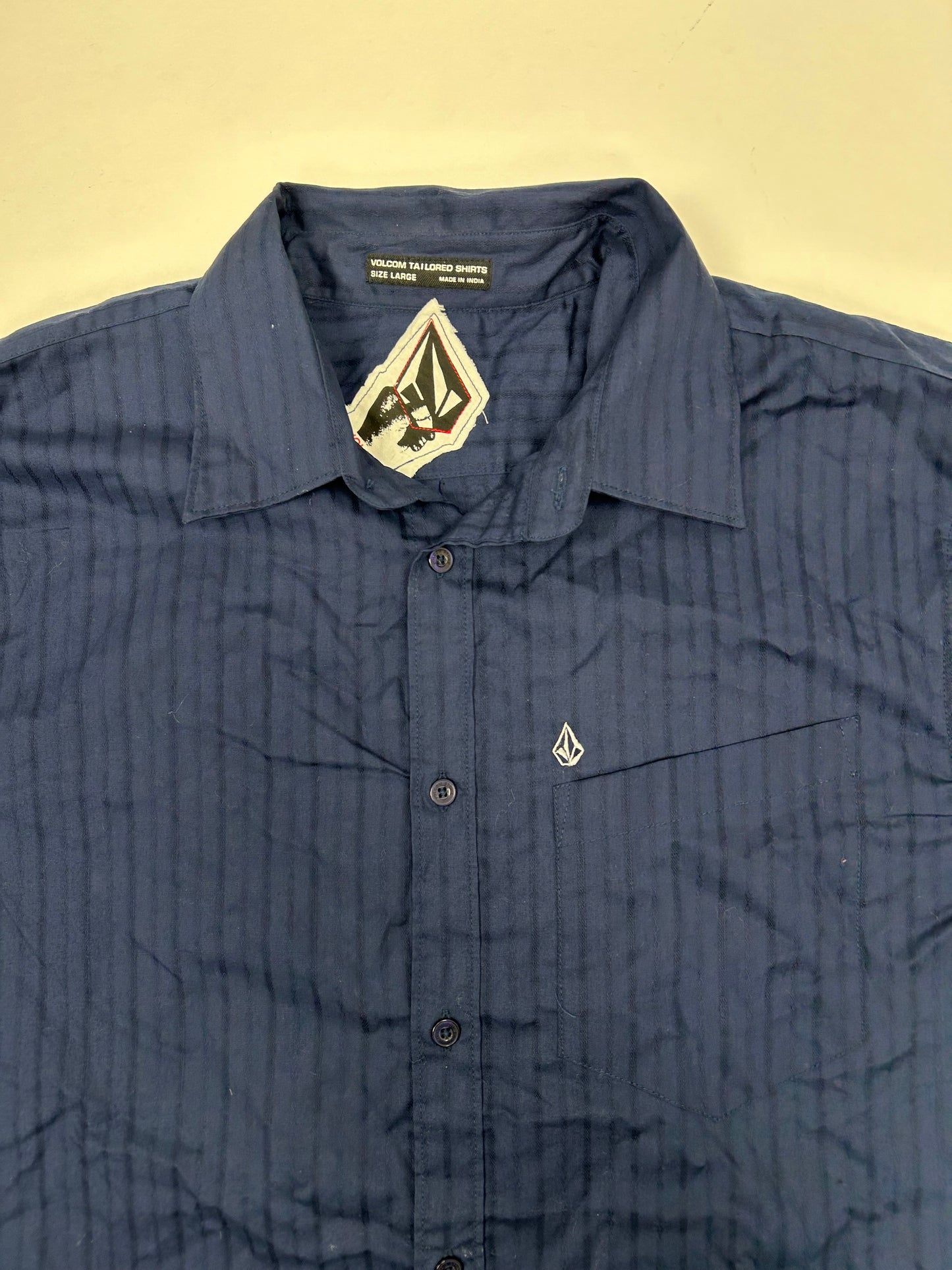 Volcom Stone Button Up Short Sleeve Polo Shirt Skateboarding Surf Large 23x31.25/32.25 Inches
