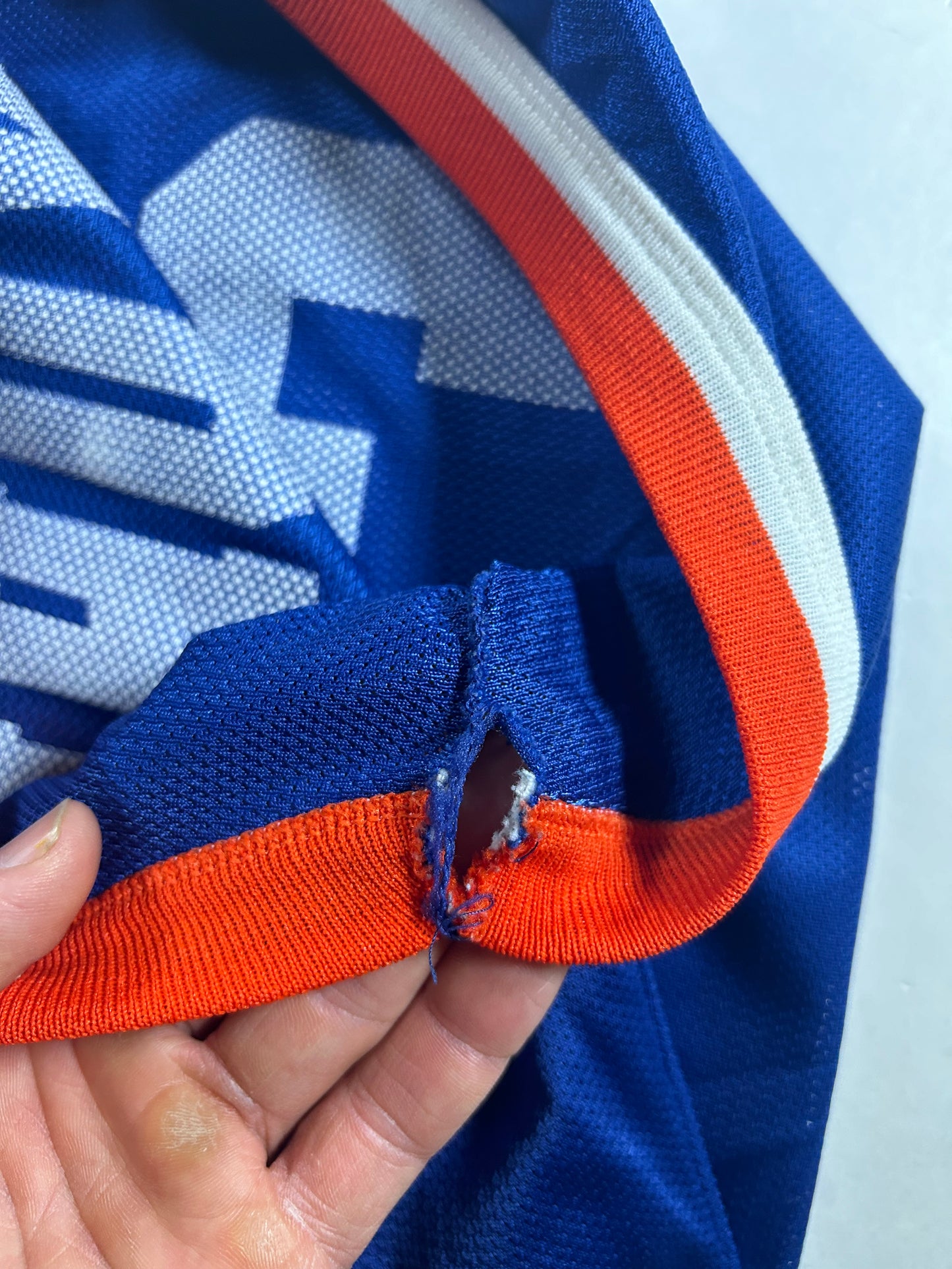 Vintage New York Knicks Patrick Ewing NBA Champion Basketball Jersey 48 XL 23.25x31.5 Inches As Is Has Flaw.