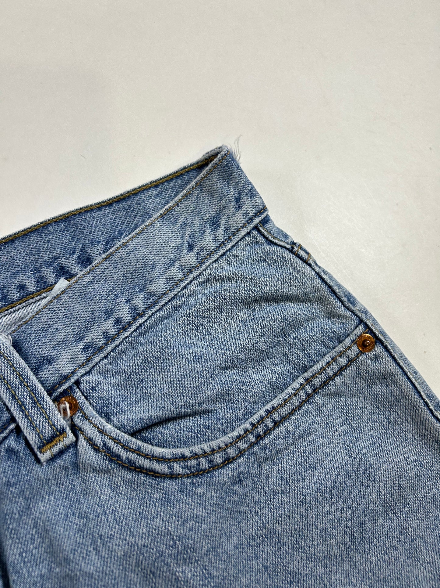 Vintage Levi's 550 Denim Blue Jean Shorts Relaxed Fit 36 18.25x23 Inches Cotton Lesotho