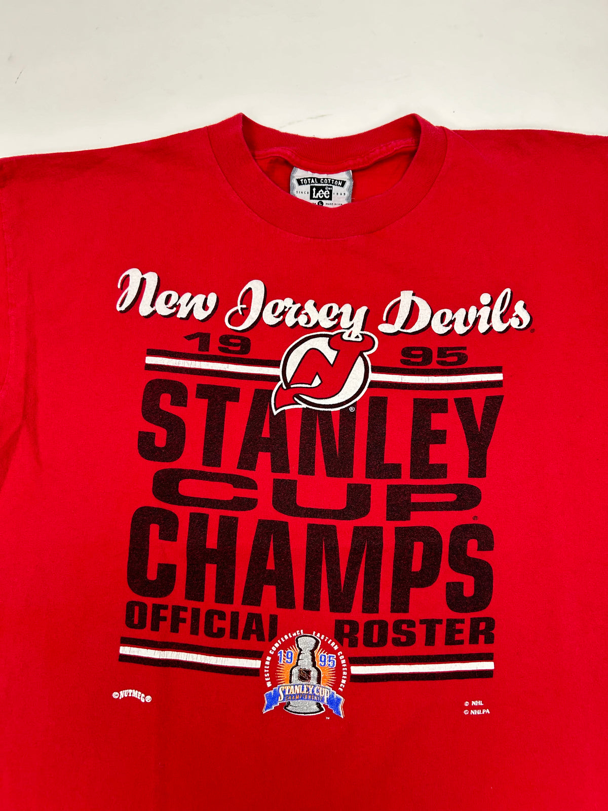 Vintage Nutmeg 1995 New Jersey Devils NHL Stanley Cup Champions Roster Tee L/M Fit 22.25x26.5 Inches