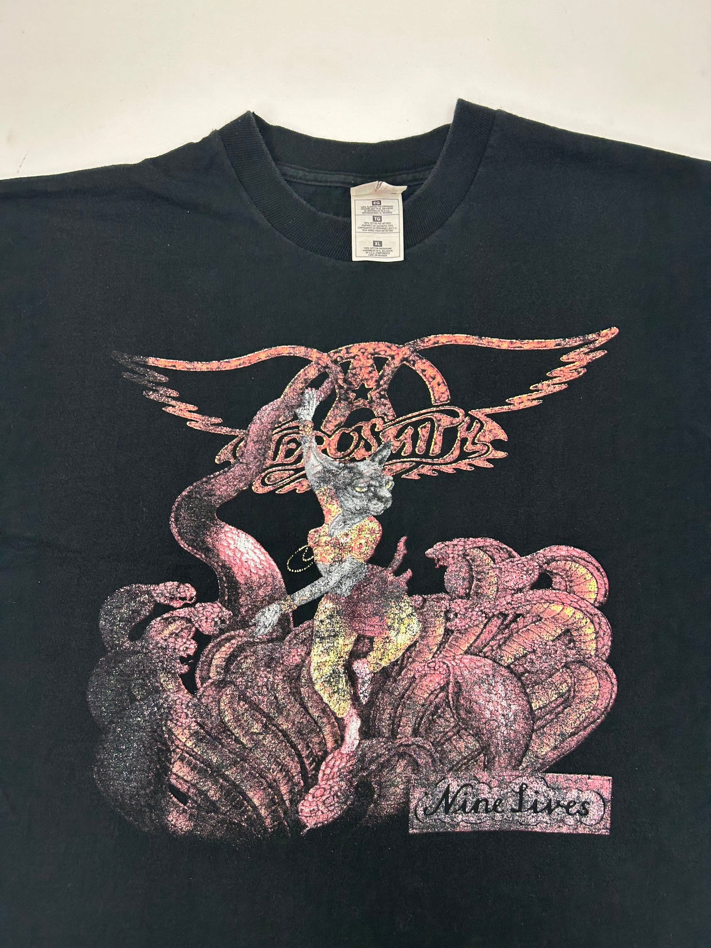 Vintage 1997 Aerosmith Nine Lives Tour Cat Band Music Parking Lot Tee XL/L Fit 23.5x27.25 Inches