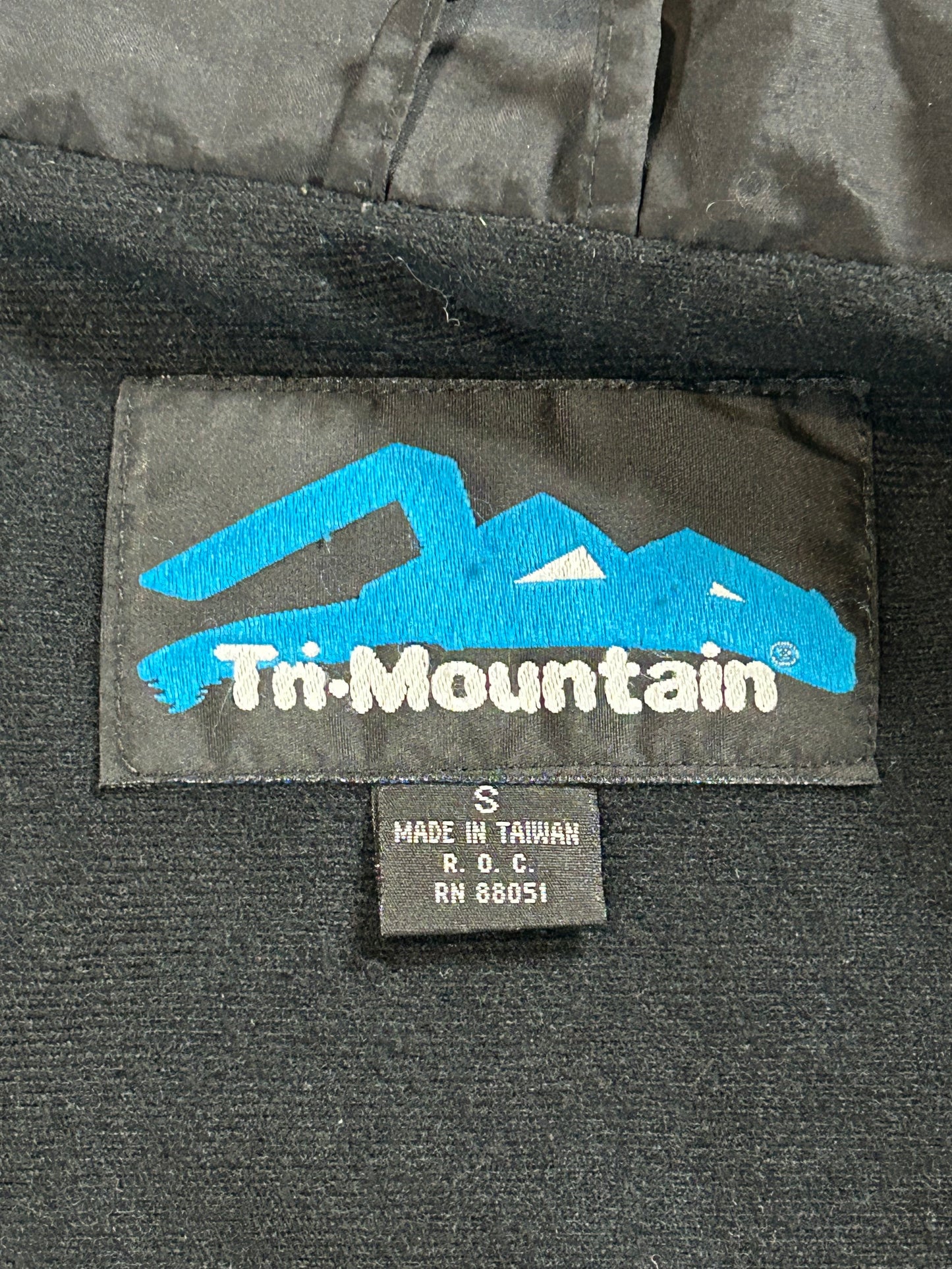 Vintage MLS Soccer Tri Mountain Black Windbreaker Zip Jacket 25.25x31 Big Fit Mediumish