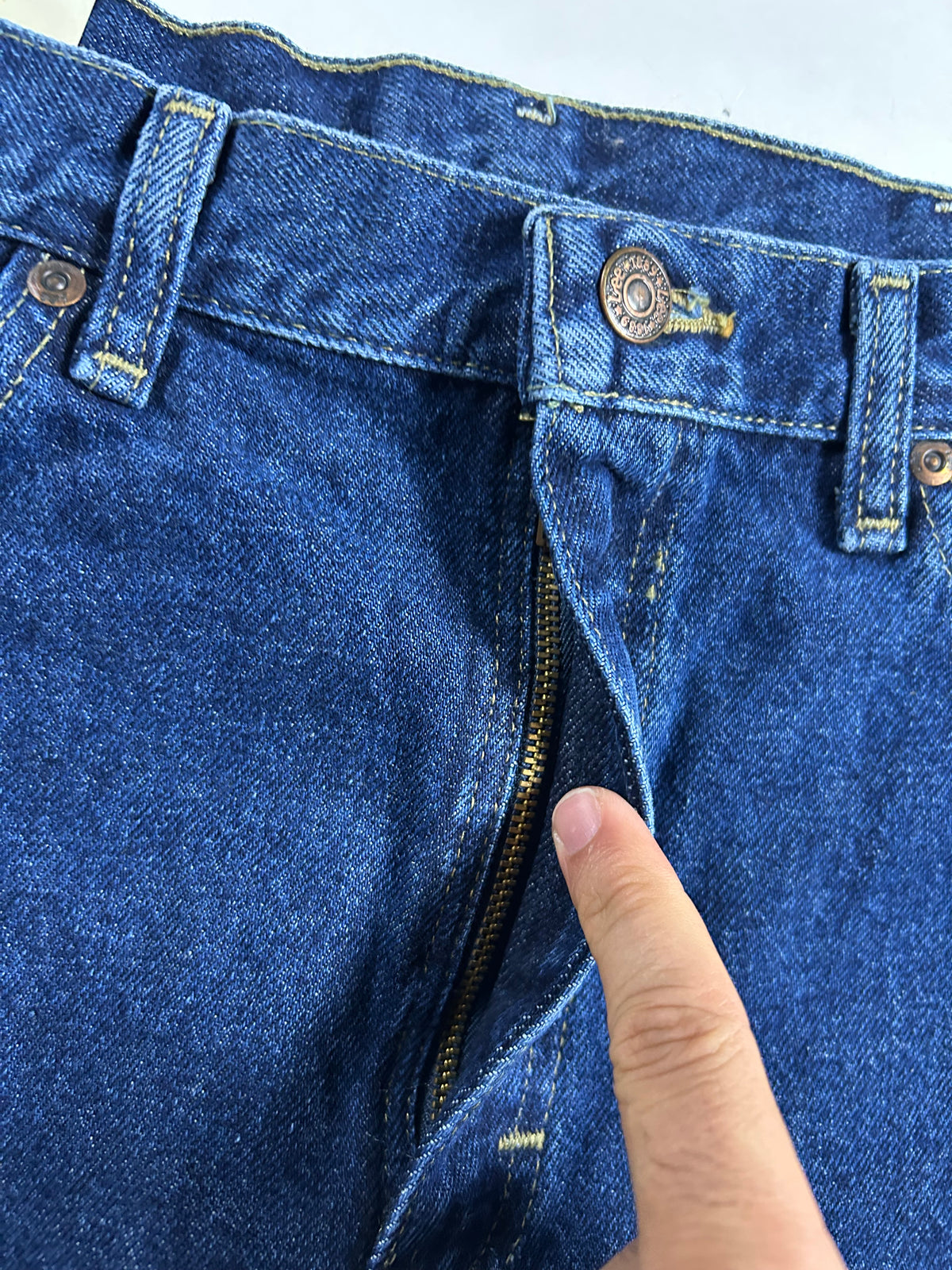 Vintage Lee Blue Jeans Relaxed Fit Deadstock NWT Size 36x30 Tapered Leg 1999 New About 17.25x42 Inches