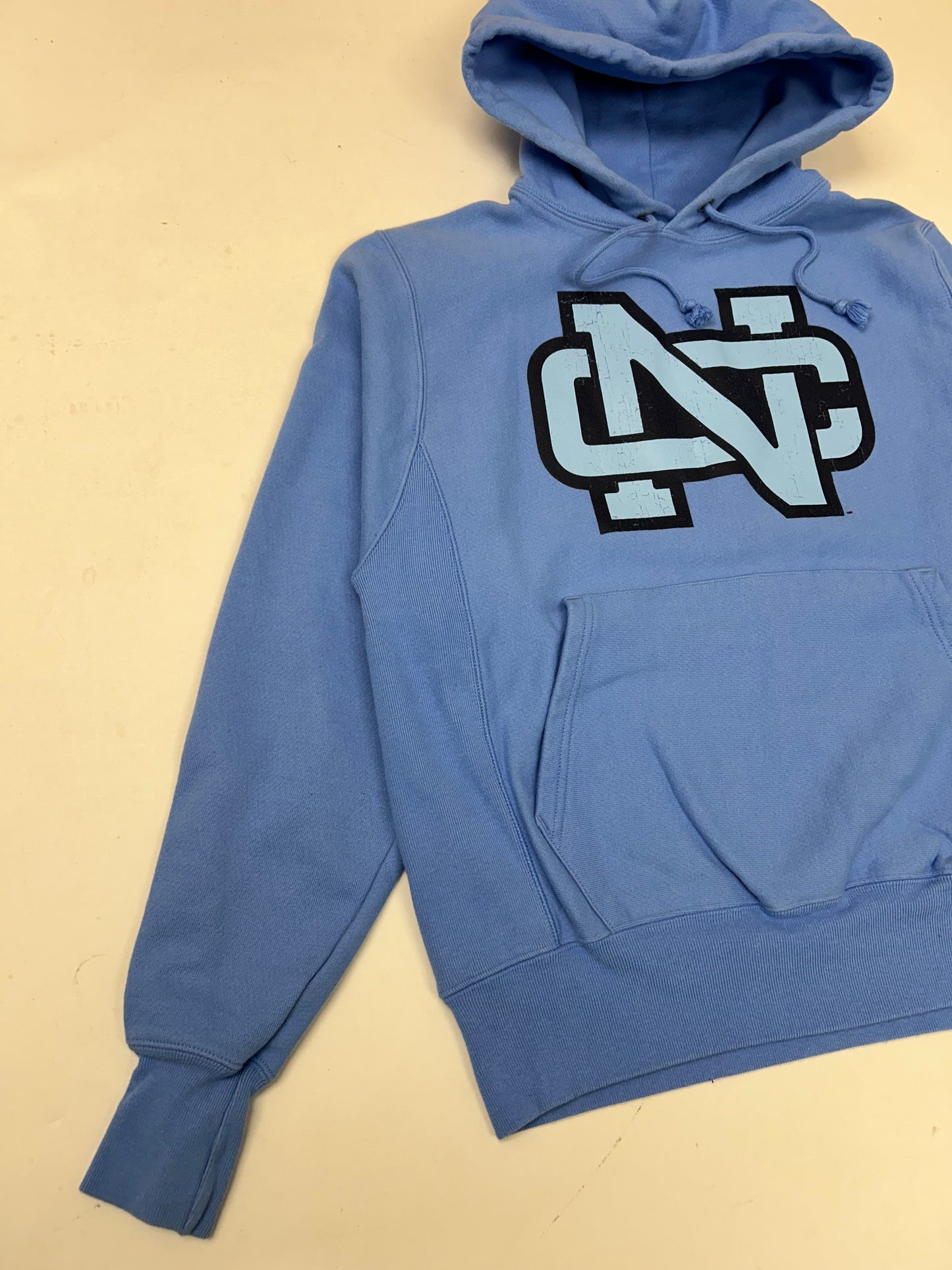 University Of North Carolina UNC Chapel Hill College Champion Reverse Weave Hooded Sweatshirt Small 21.5x26 Inches