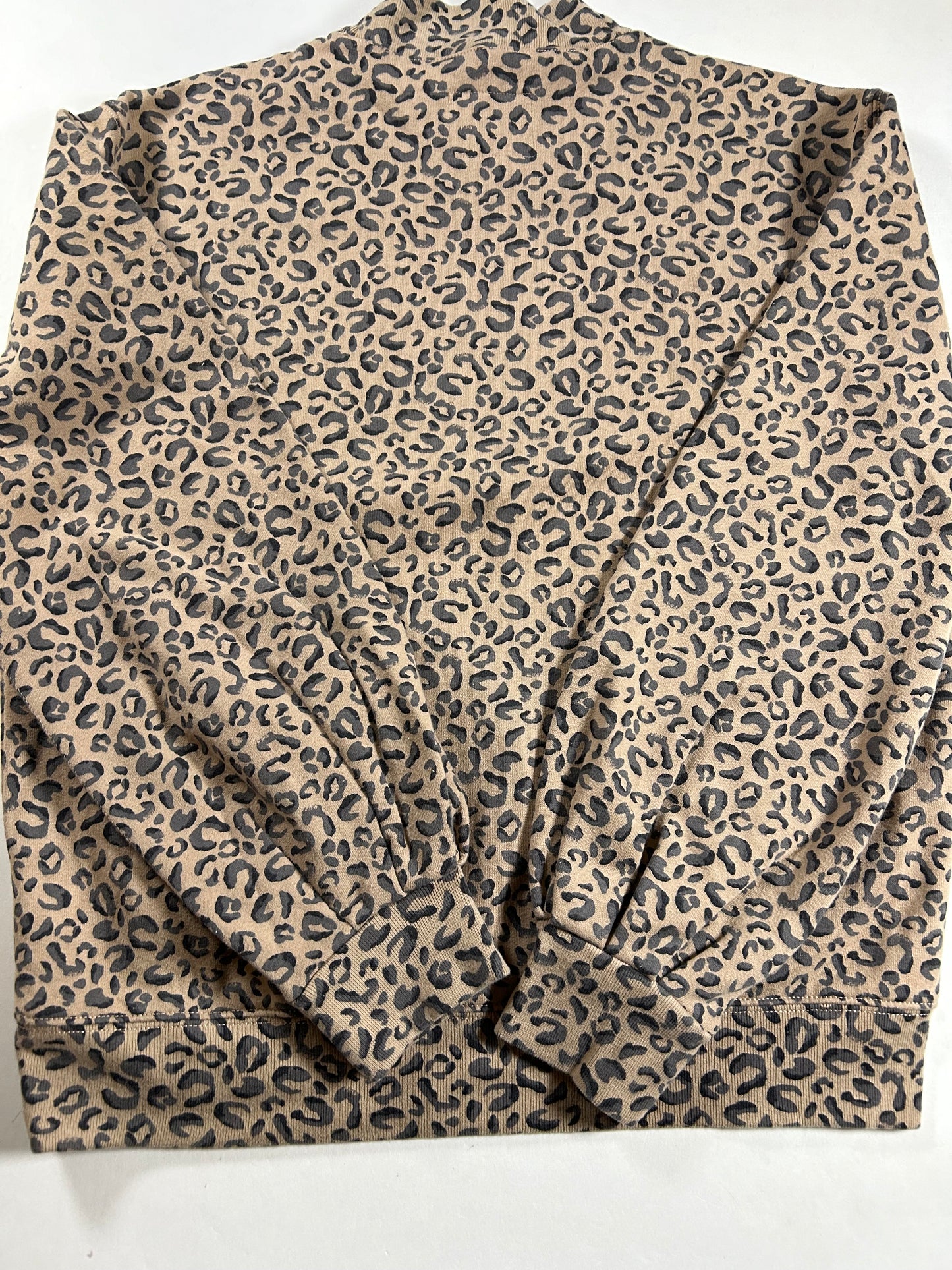 Abercrombie & Fitch Leopard Cheetah Print Pullover Shirt Soft Women’s Small 21.5x25 Inches Brand New With Tag