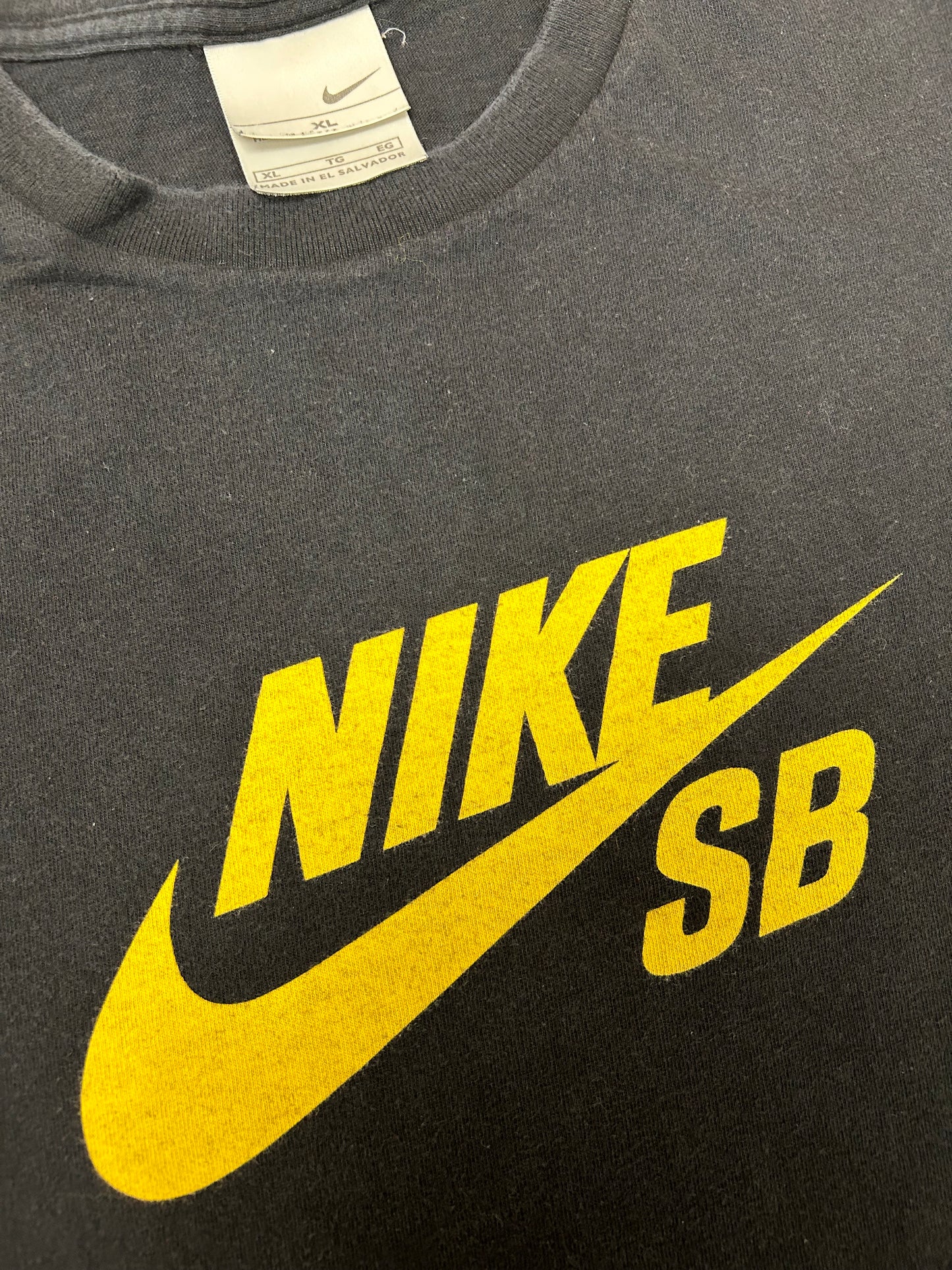 Vintage Nike SB Swoosh Skateboard Early 2000s Logo Tre XL 24x28.75 Inches Silver Tag