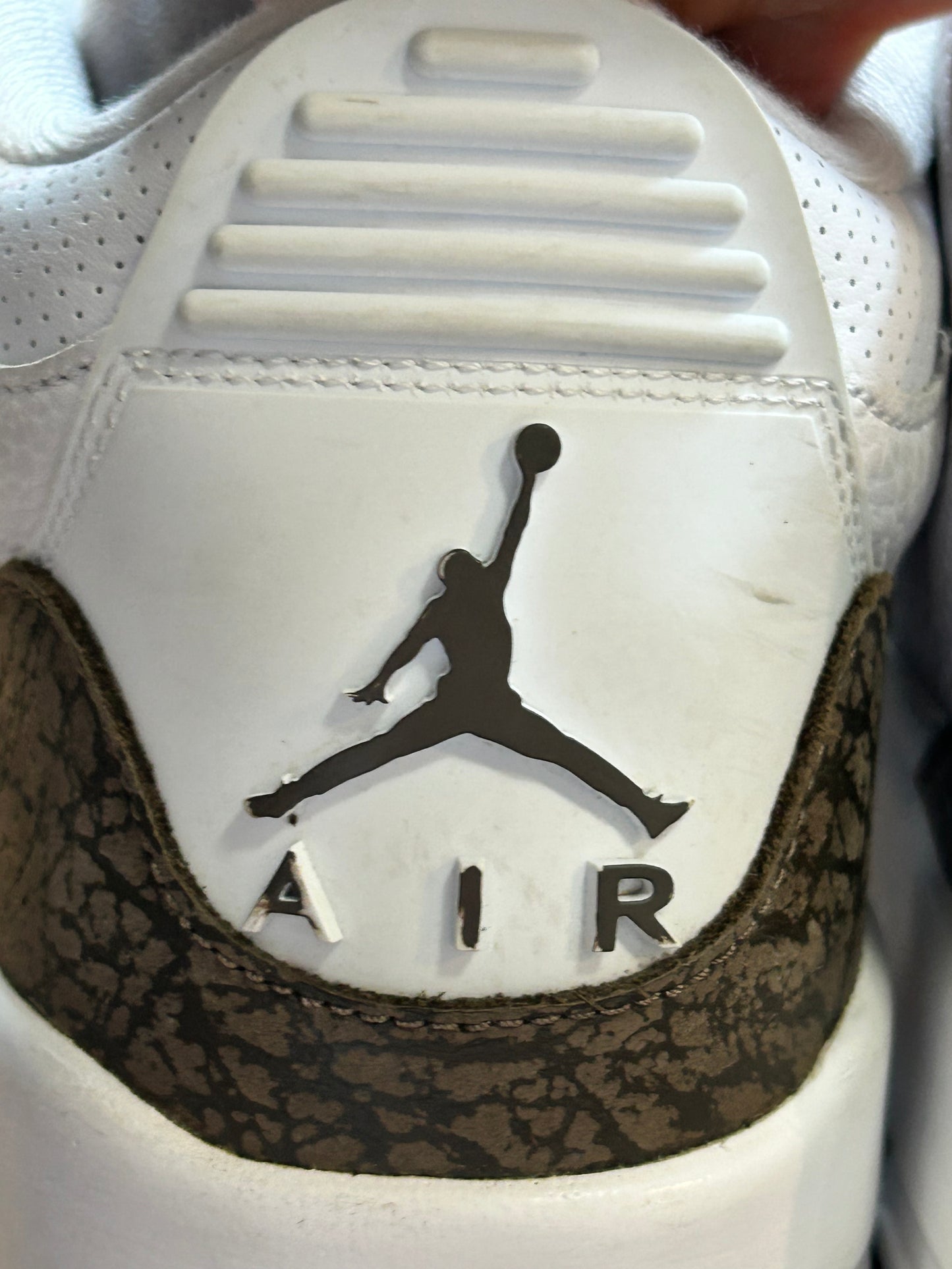 Air Jordan 3 Retro 2018 Mocha Size 10 With Box Used As Is Nike [136064 122]