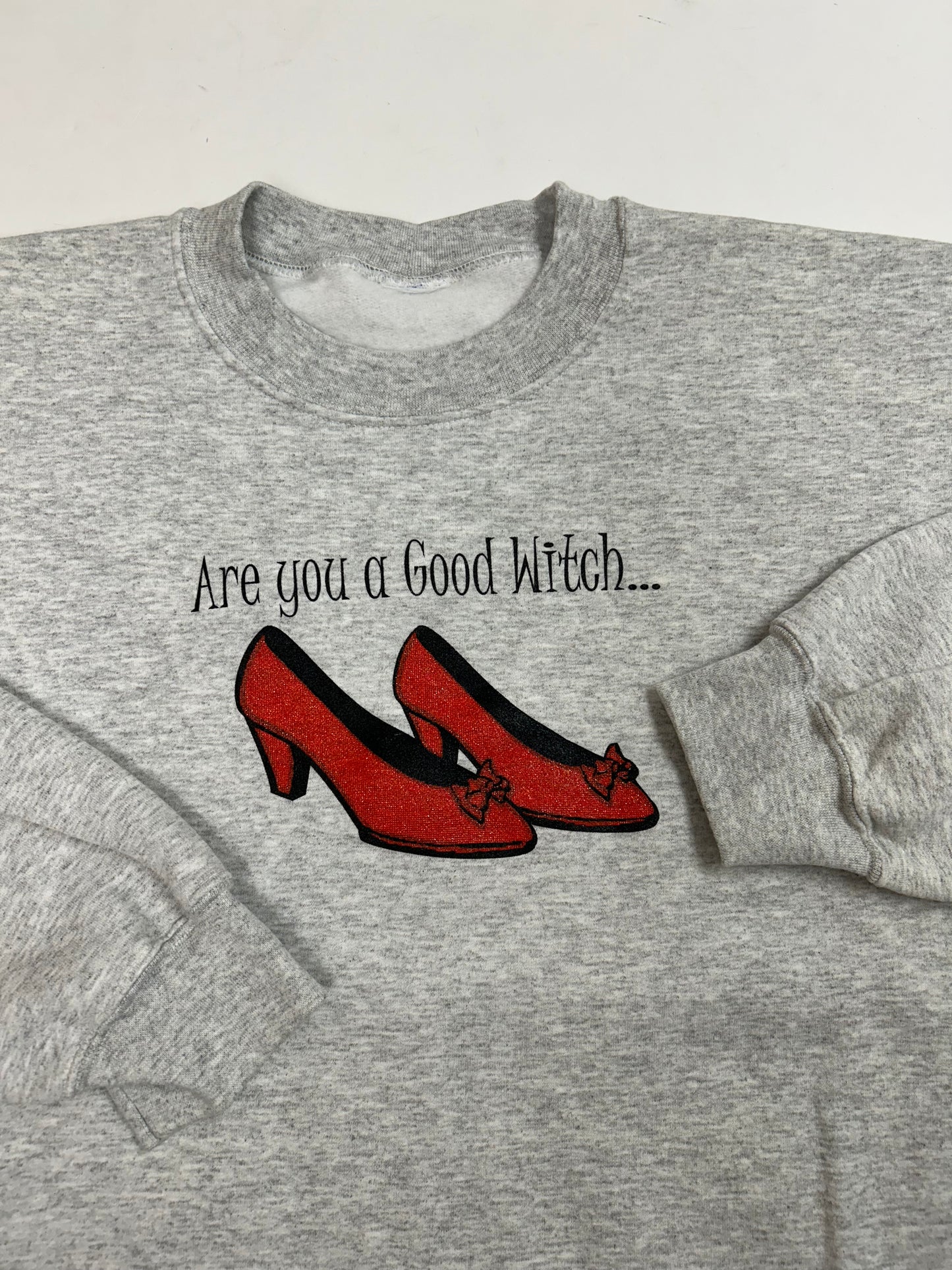 Vintage Are You A Good Witch…Or A Bad Witch? Salem, Massachusetts Wizard Of Oz Feet Casual Tees Funny Parody Crewneck Sweatshirt XL 26.5x29.5 Inches Gray