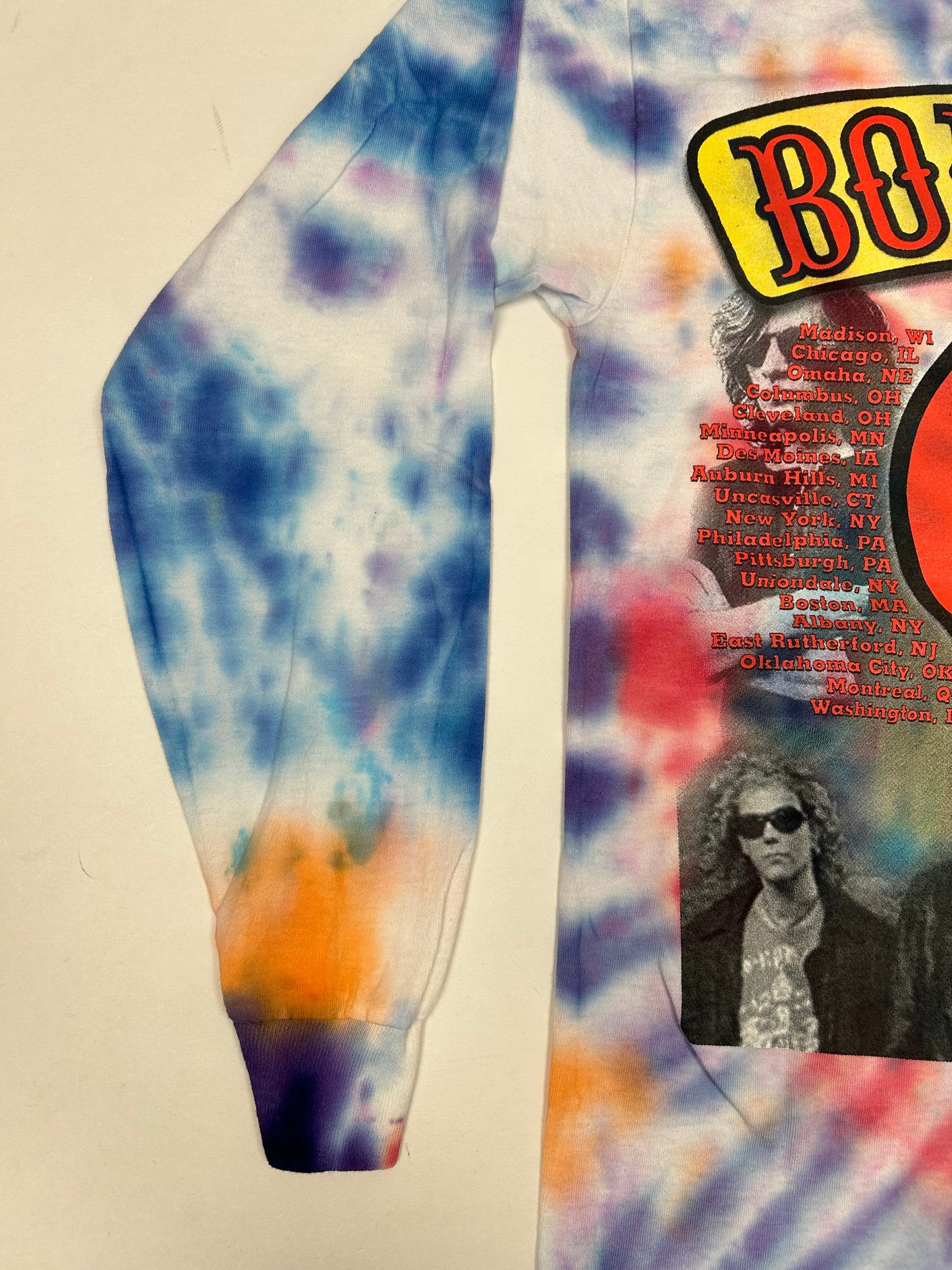 Vintage 2005-2006 Bon Jovi Have A Nice Day Tour Music Parking Lot Long Sleeve Tie-Dye Tee Small 19x26.75 Inches