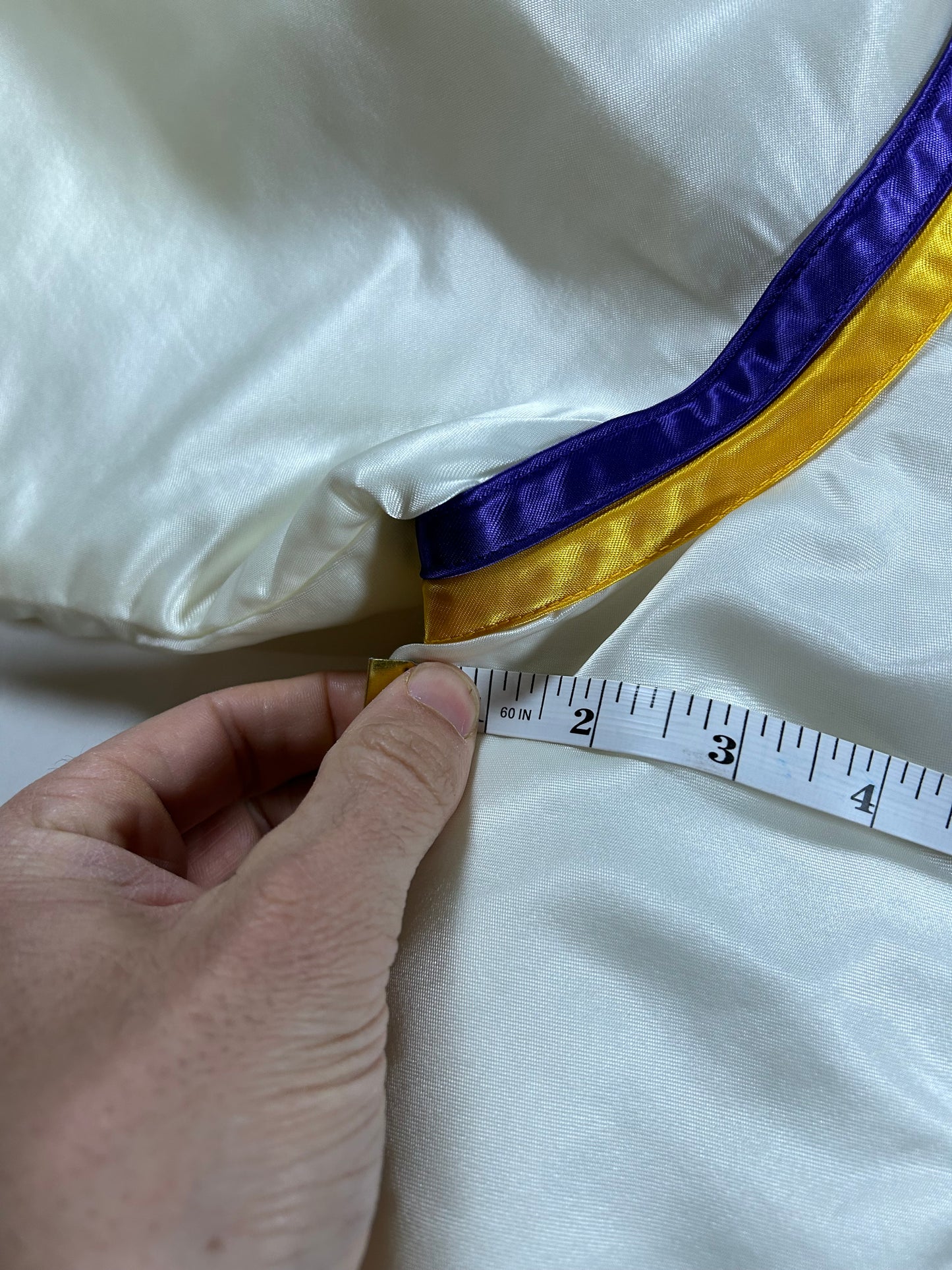 Vintage Starter Los Angeles Lakers Satin Jacket NBA 80s 90s XL/Large 26.5x/27.5 Inches