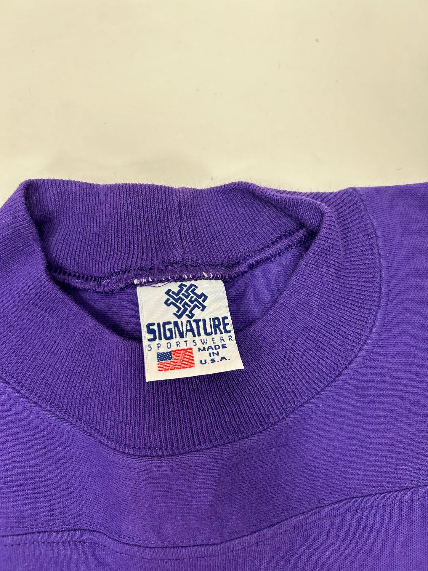 Vintage Delta Phi Epsilon Sorority College Tee Preppy Pledge Unisex 16.75x26.25 Inches