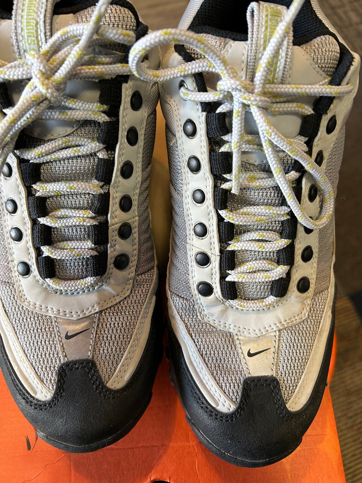 Vintage 2001 Nike ACG WMNS Air Trio Mid Used In Good Condition With Box Women’s 7 Wear At Your Own Risk