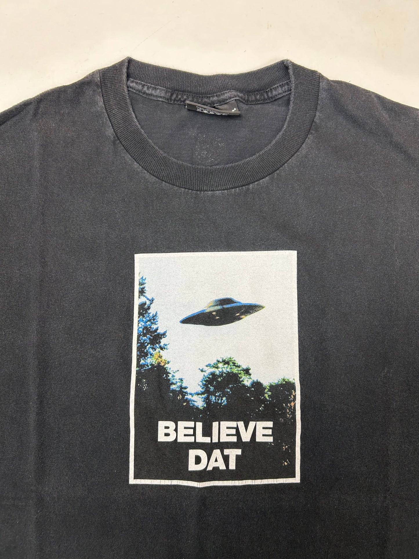 Vintage 00s The Hundreds Believe Dat Alien Graphic Tee Large 21.5x29.25 Inches As Is