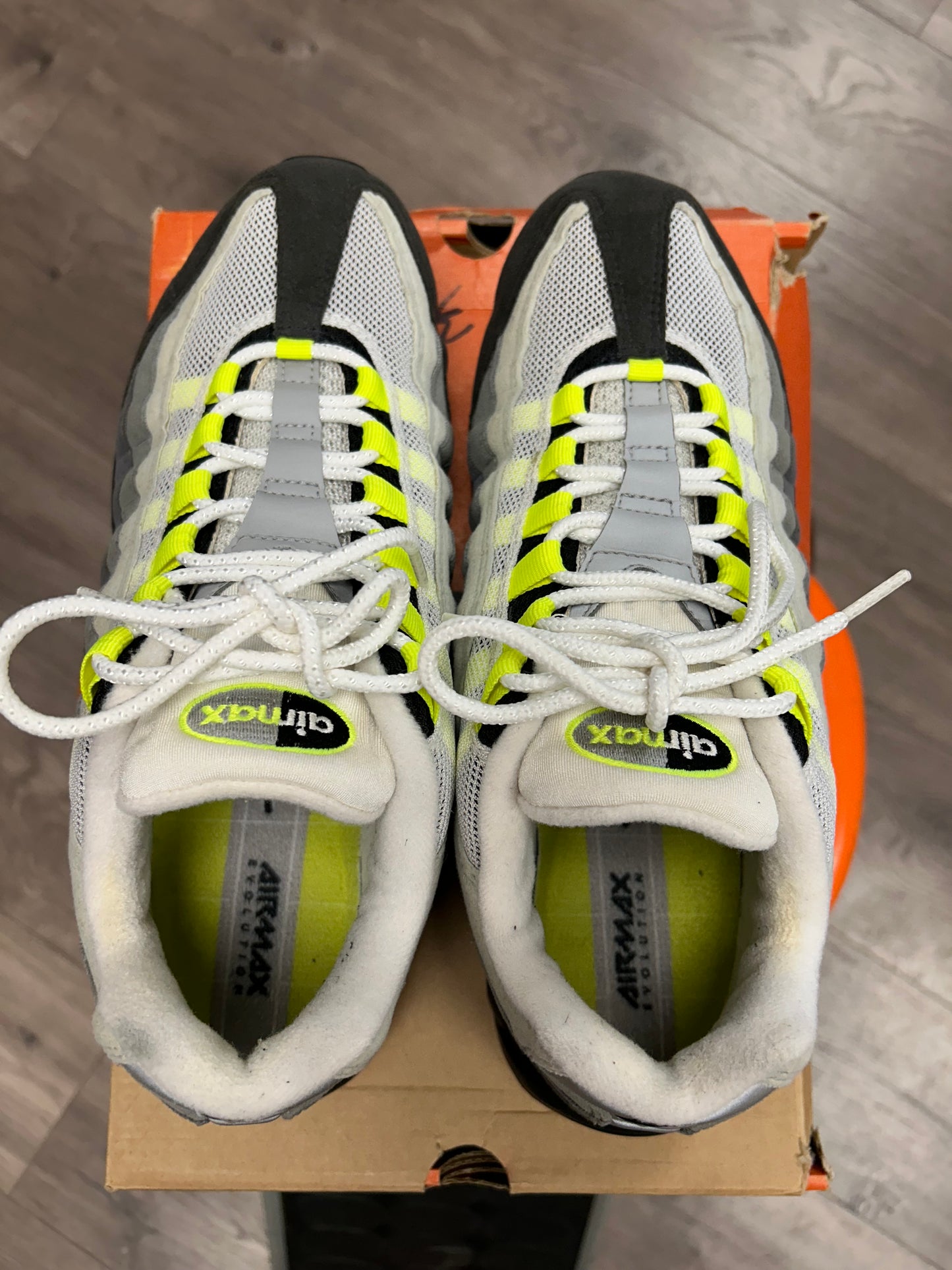Vintage 2005 Nike Air Max 95 OG Neon Size 10.5 Used With Box 313111-071 Vietnam Wear At Your Own Risk