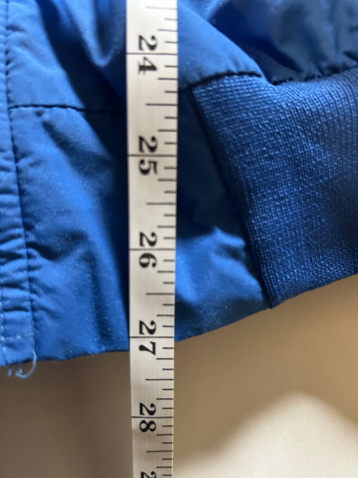 Vintage Chalk-Line New York Giants NFL Chest Logo Zip Puffer Jacket 27.5x27.25 Inches Large Fit