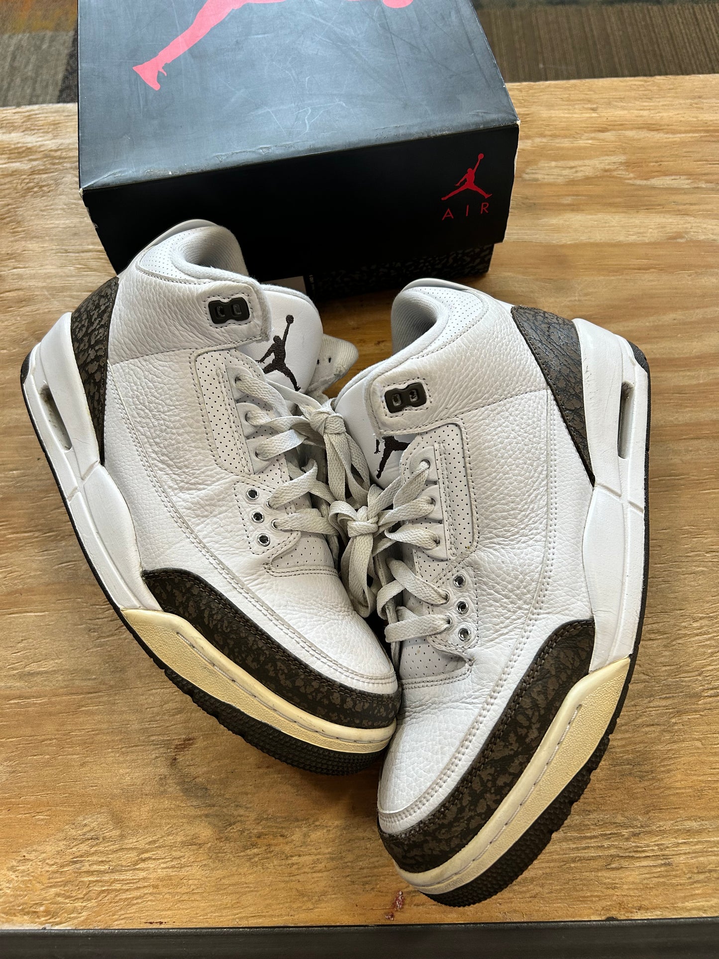 Air Jordan 3 Retro 2018 Mocha Size 10 With Box Used As Is Nike [136064 122]