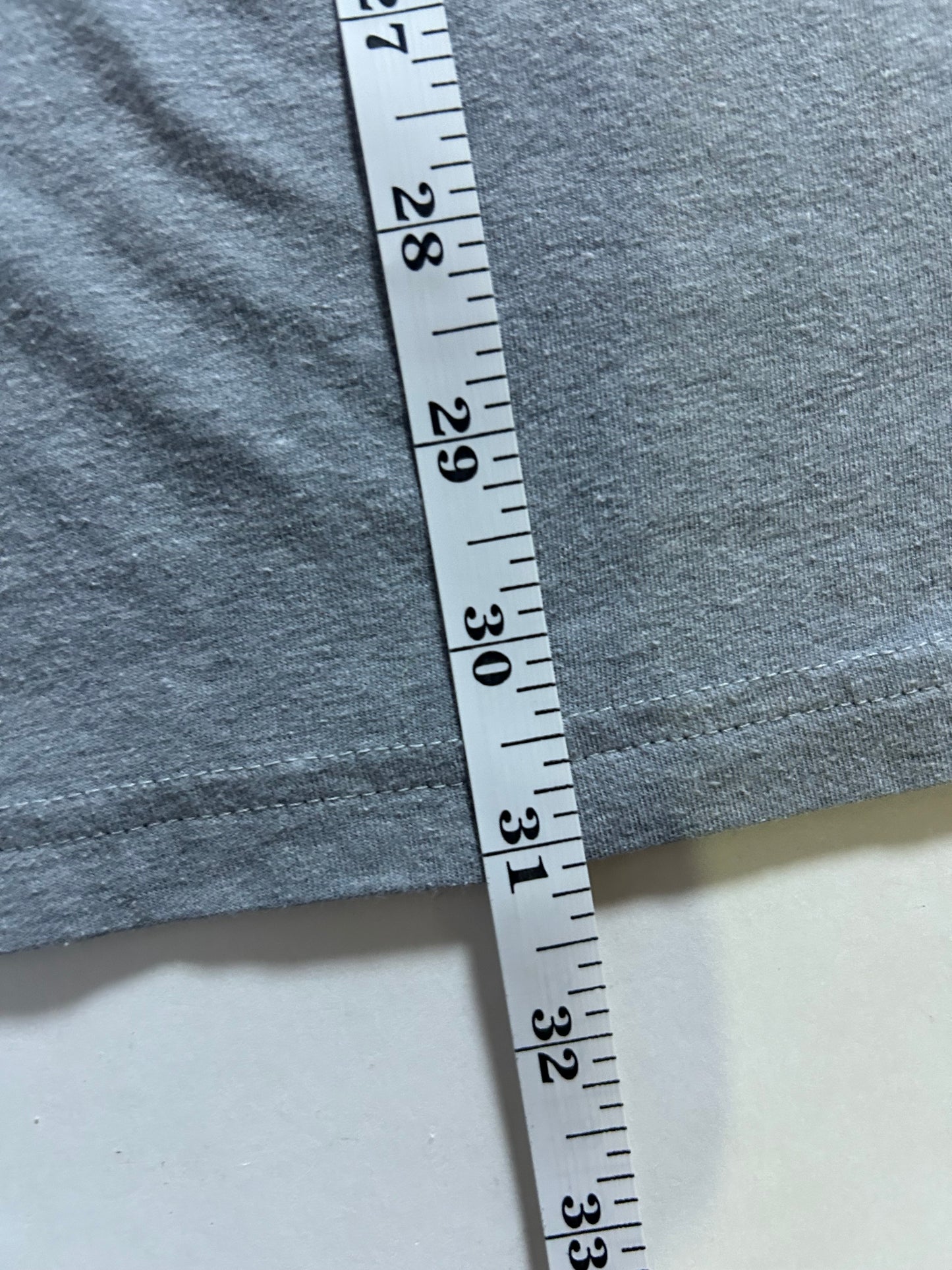 New York Knicks NBA Combine Under Armour HeatGear Gray XL Loose Fit 25.5x31.25 Inches Long Sleeve Shirt NYK