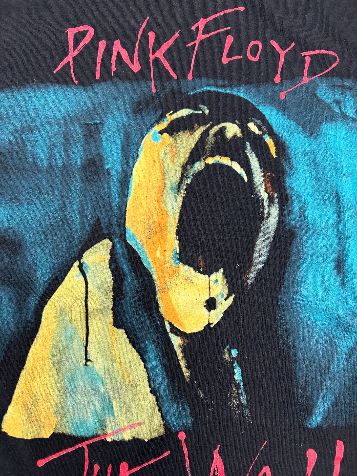 Pink Floyd The Wall Music Band Tee 2010s Print Missing Tag Large 22.5x27.75 Inches