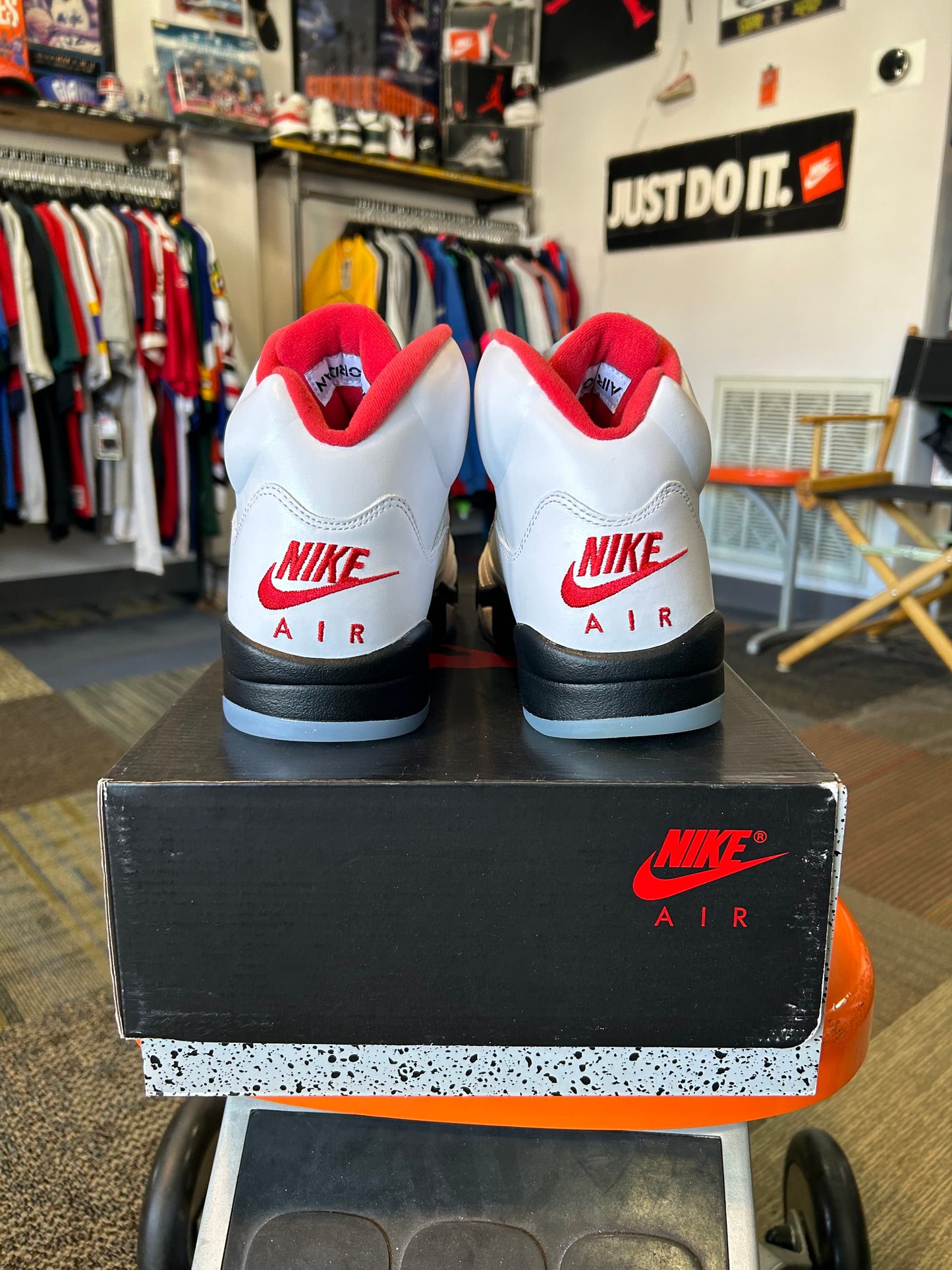 2020 Nike Air Jordan Retro 5 Fire Red Silver Tongue Size 10 DA1911-102 DS Brand New