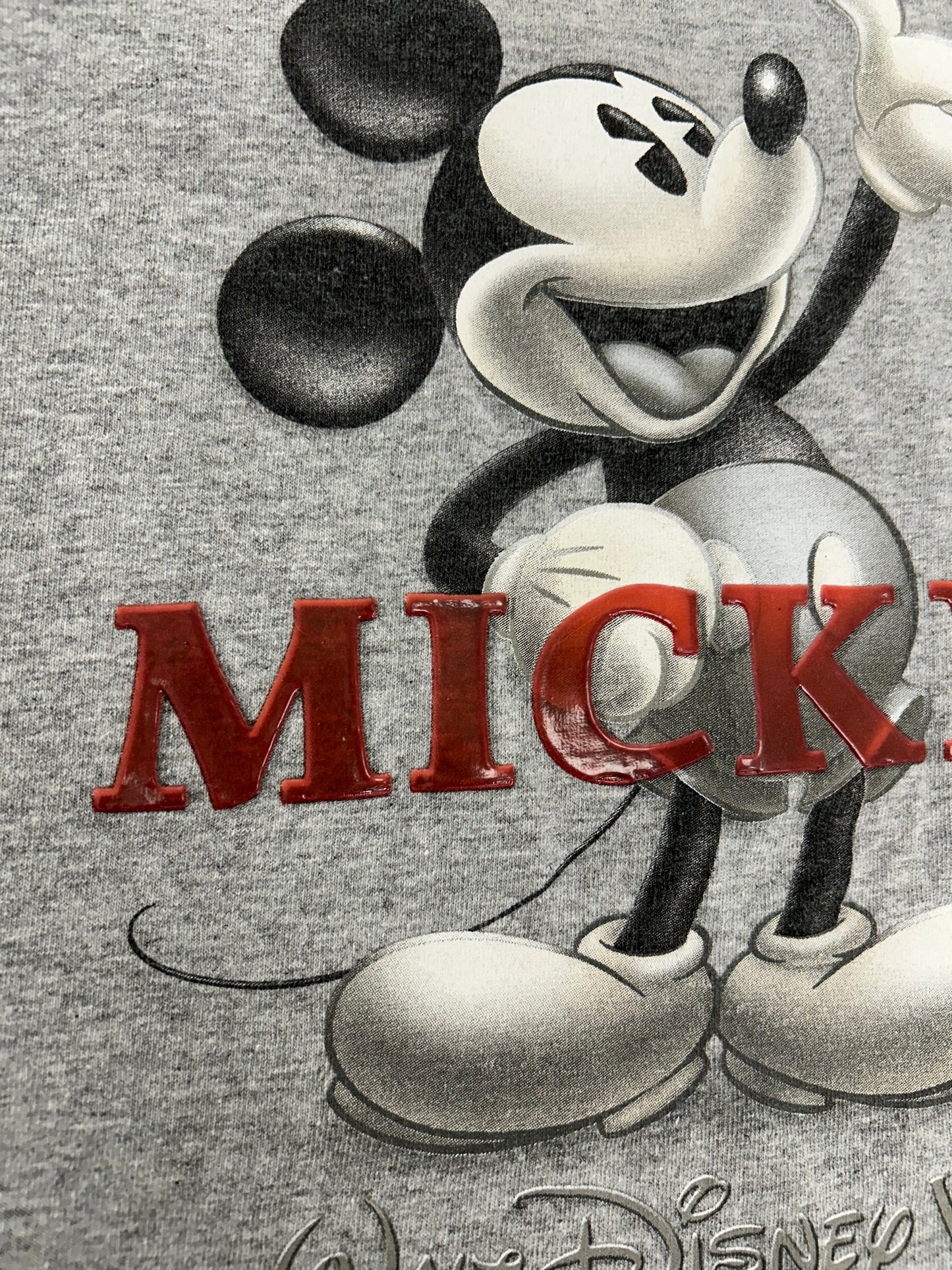 Vintage 2000s Walt Disney World Mickey Mouse Mickey Tee Small 17.75x26.25 Inches Gray